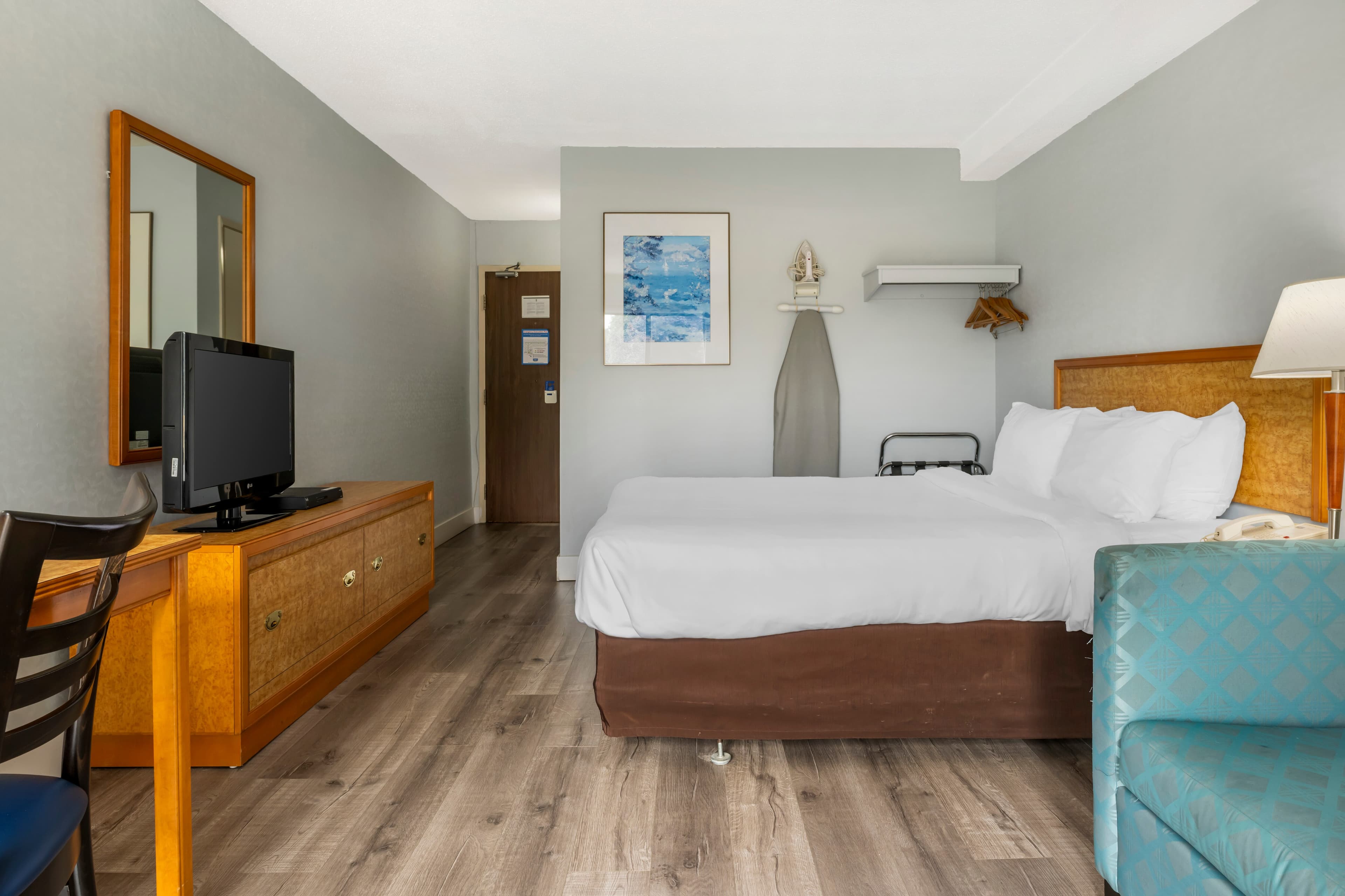 Rodeway Inn - Image 2