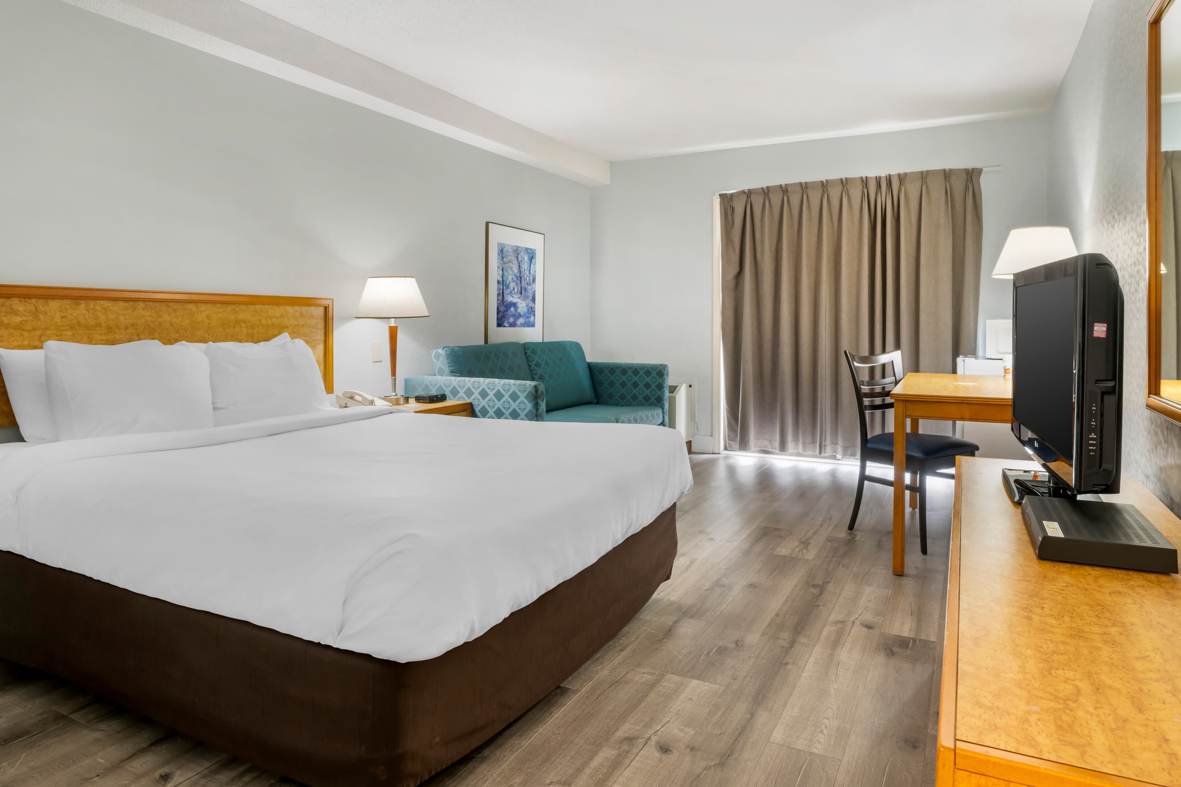 Rodeway Inn - Image 3