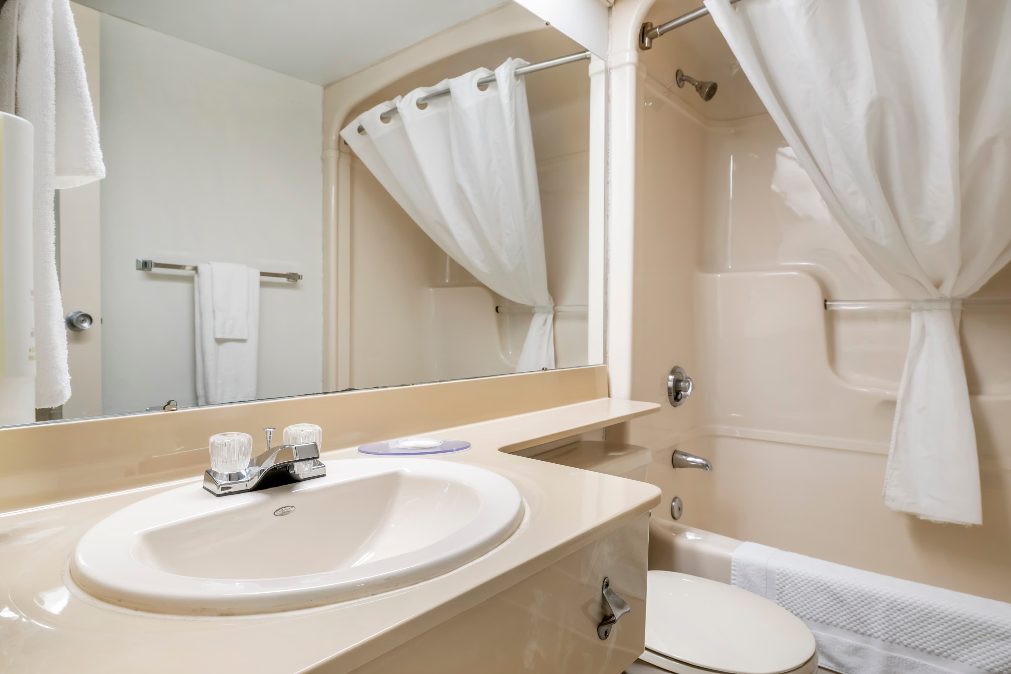 Rodeway Inn — 9