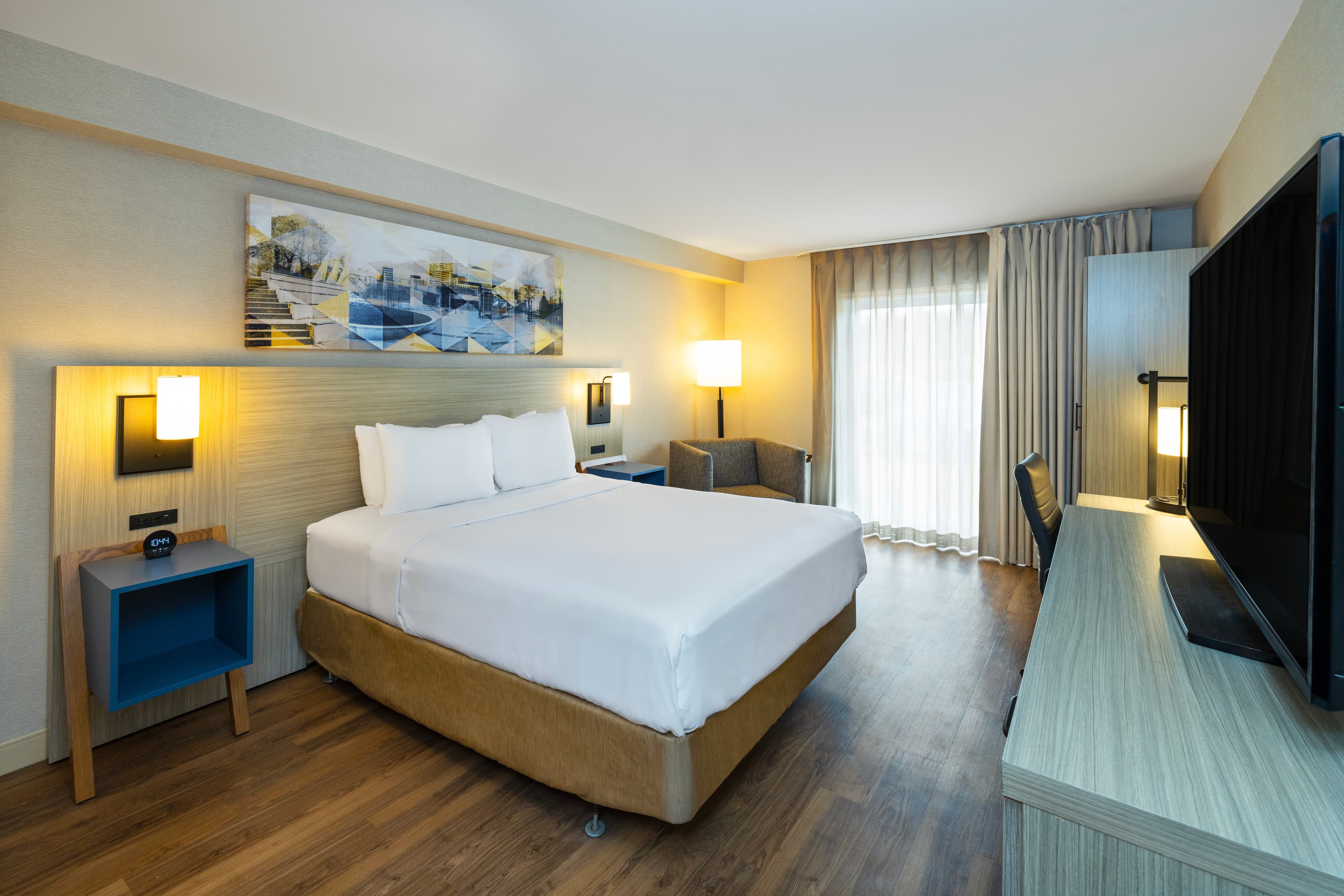 Comfort Inn - Image 2