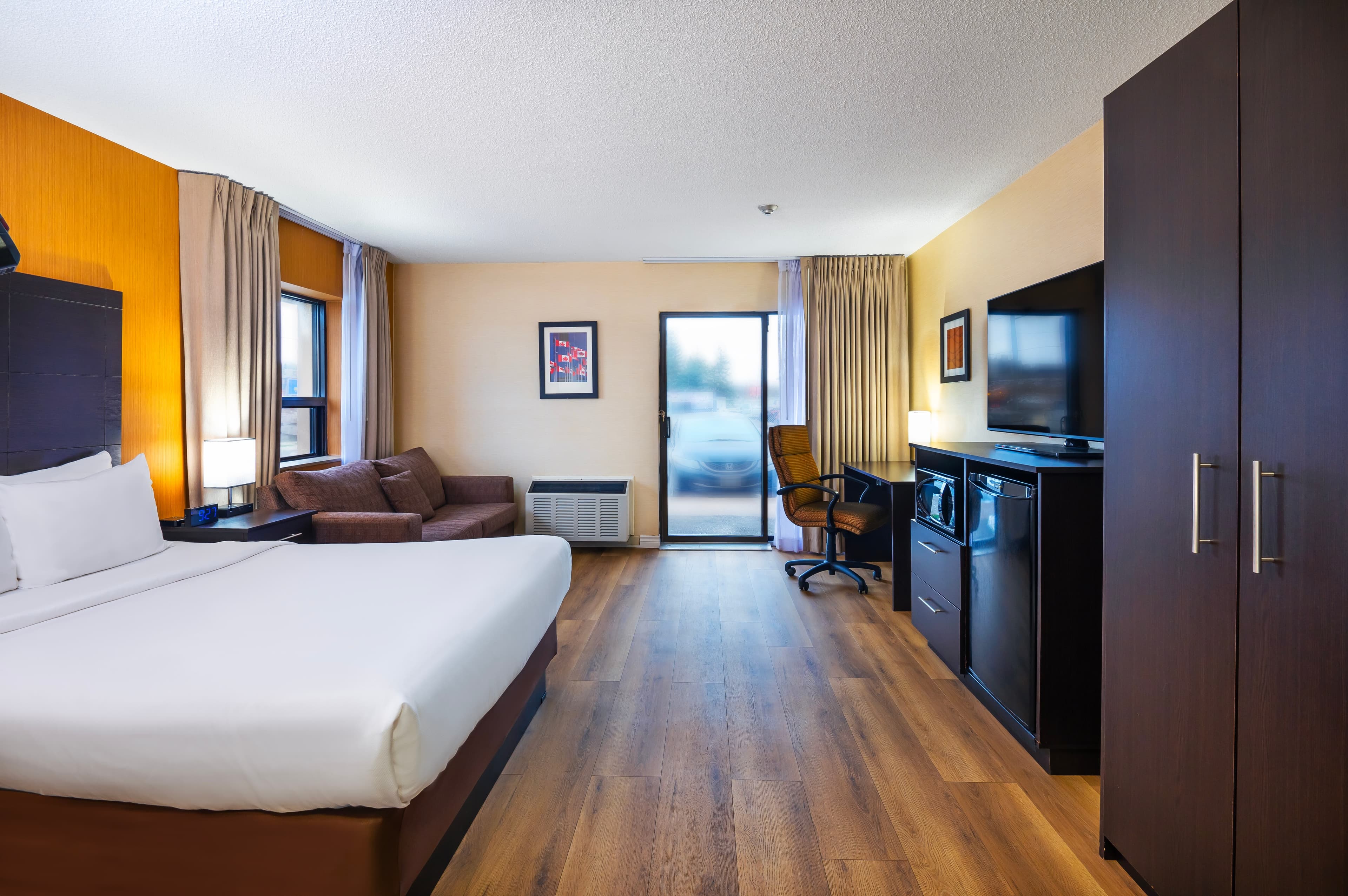 Quality Inn - Image 2