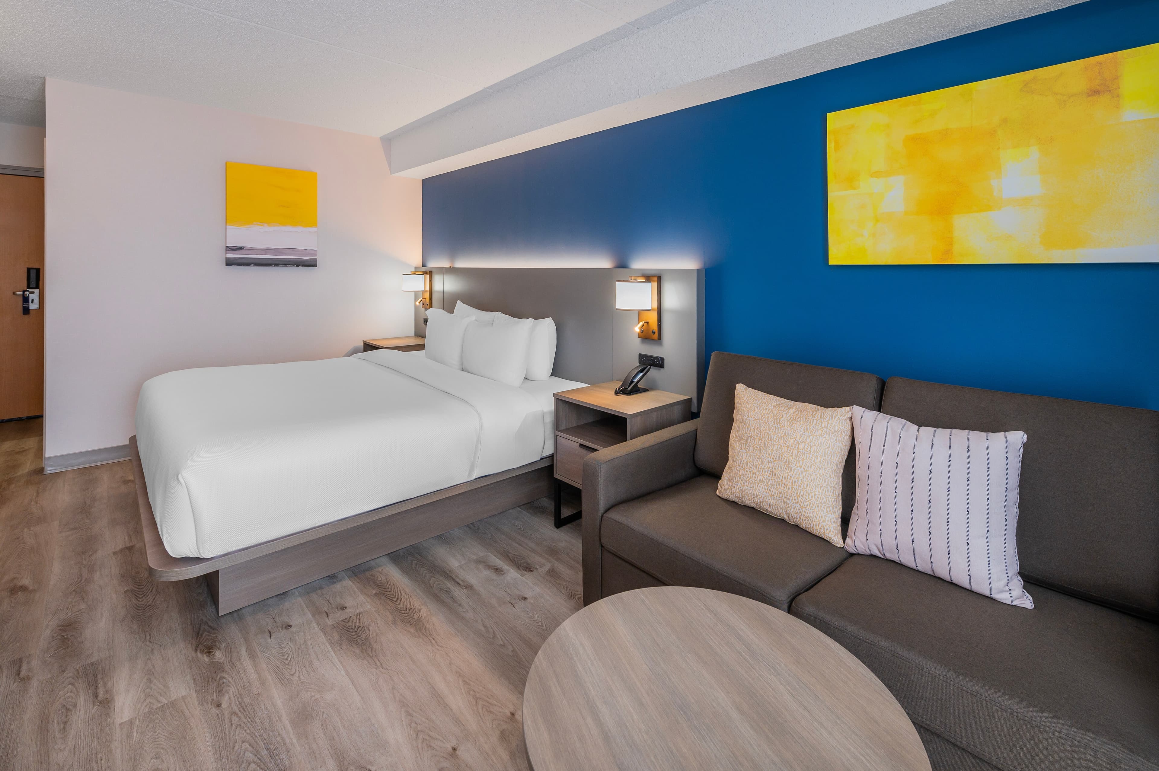Comfort Inn - Image 3