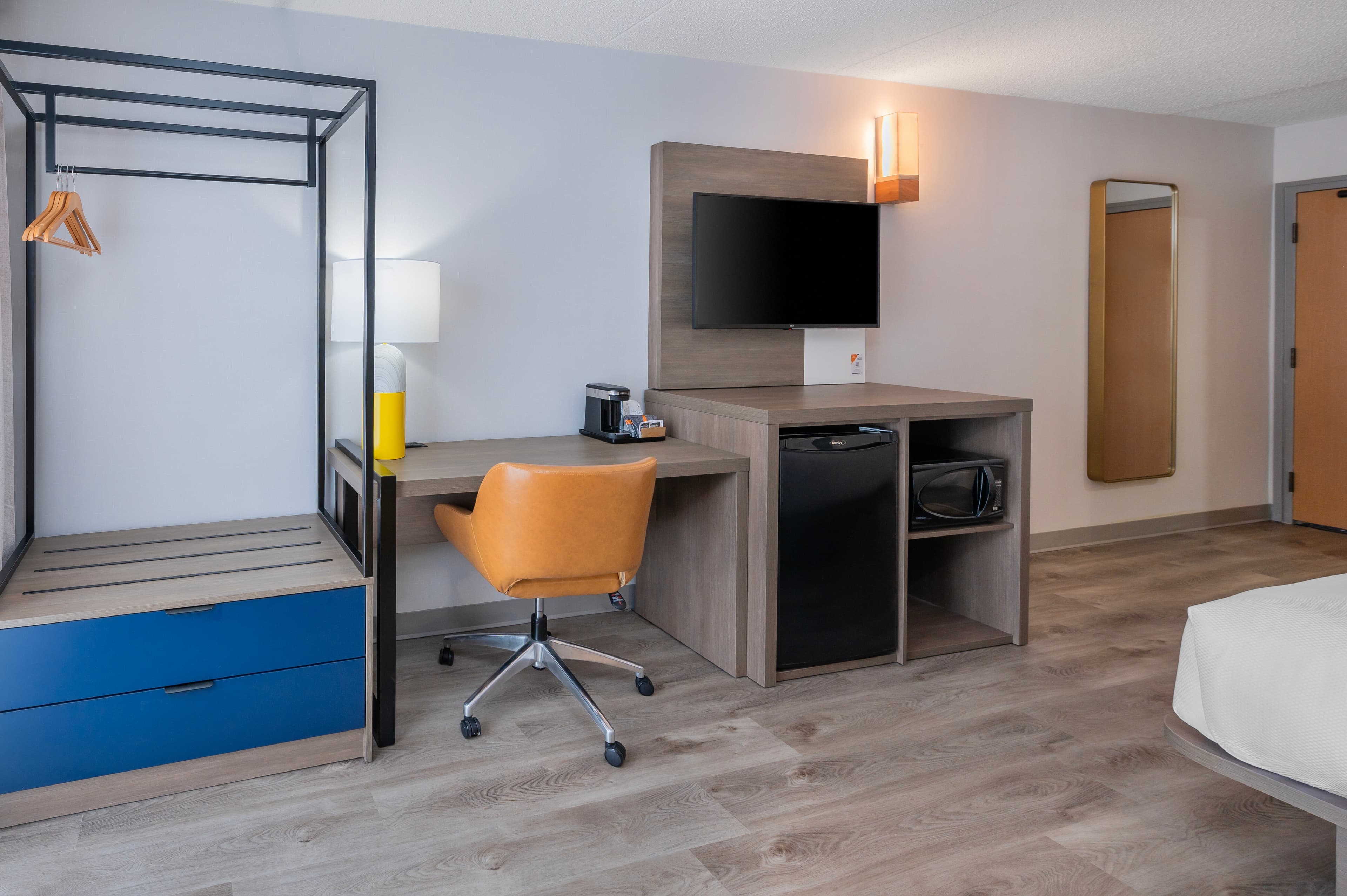 Comfort Inn - Image 4