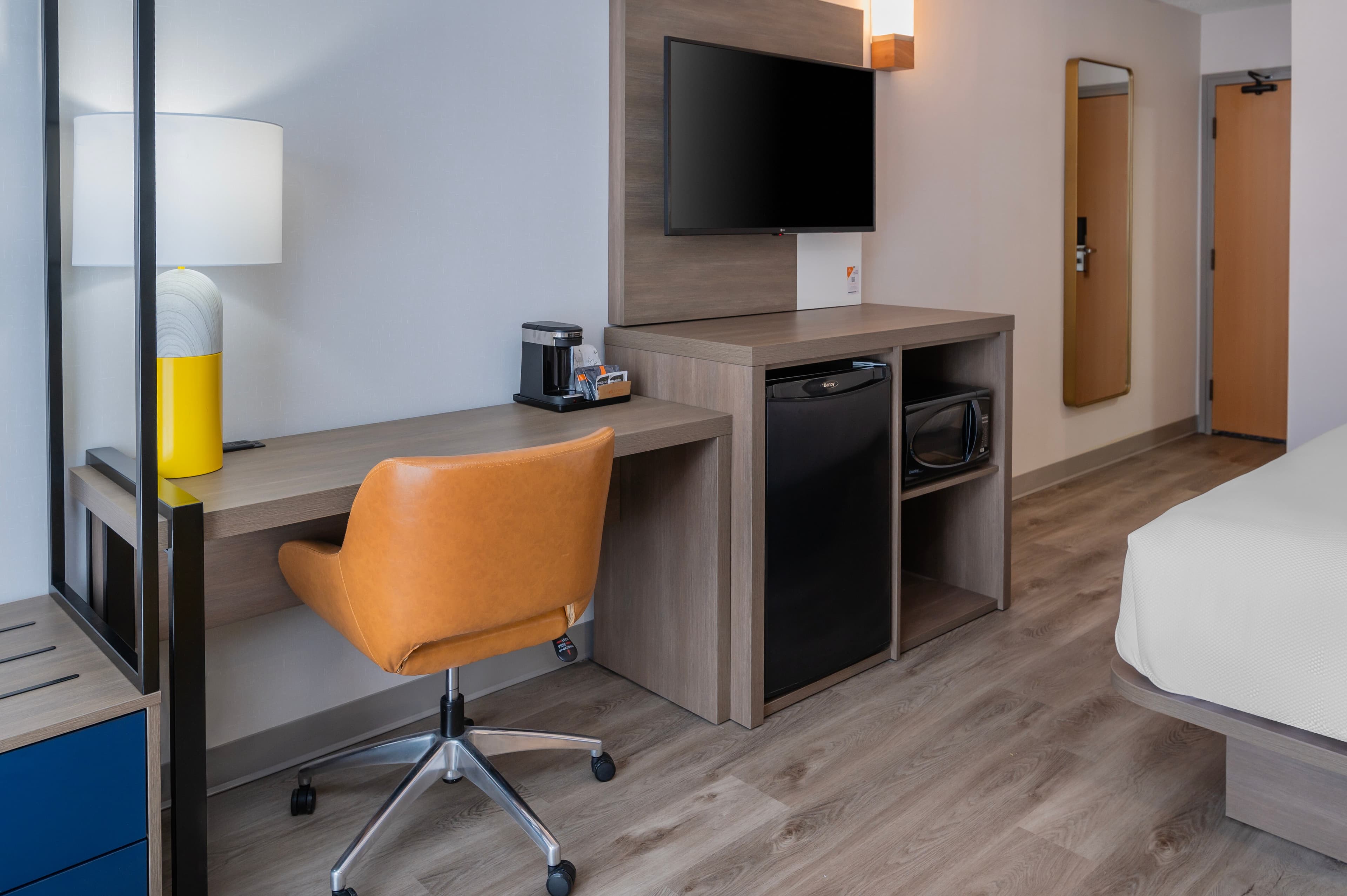 Comfort Inn - Image 5