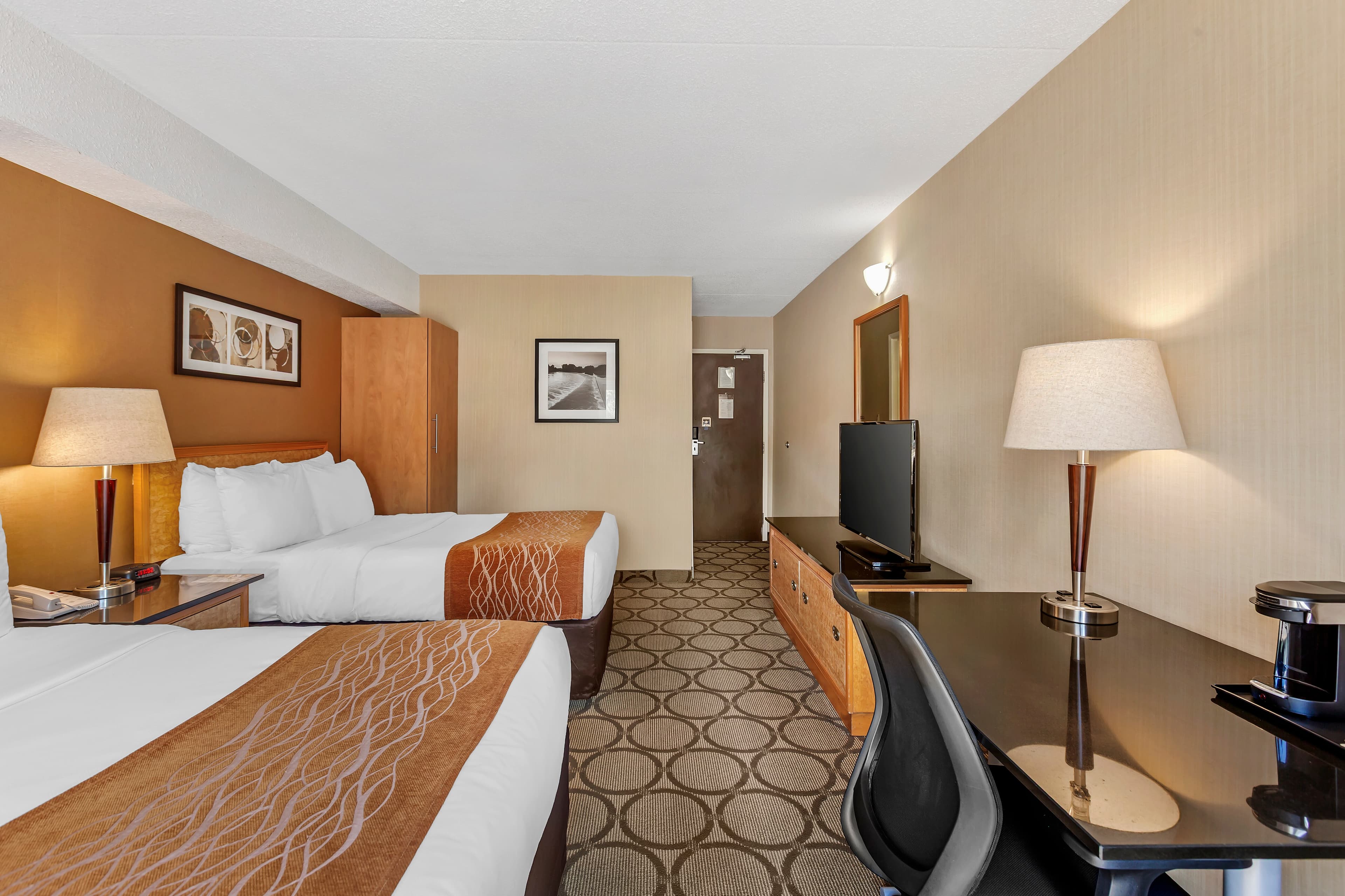 Comfort Inn - Image 3