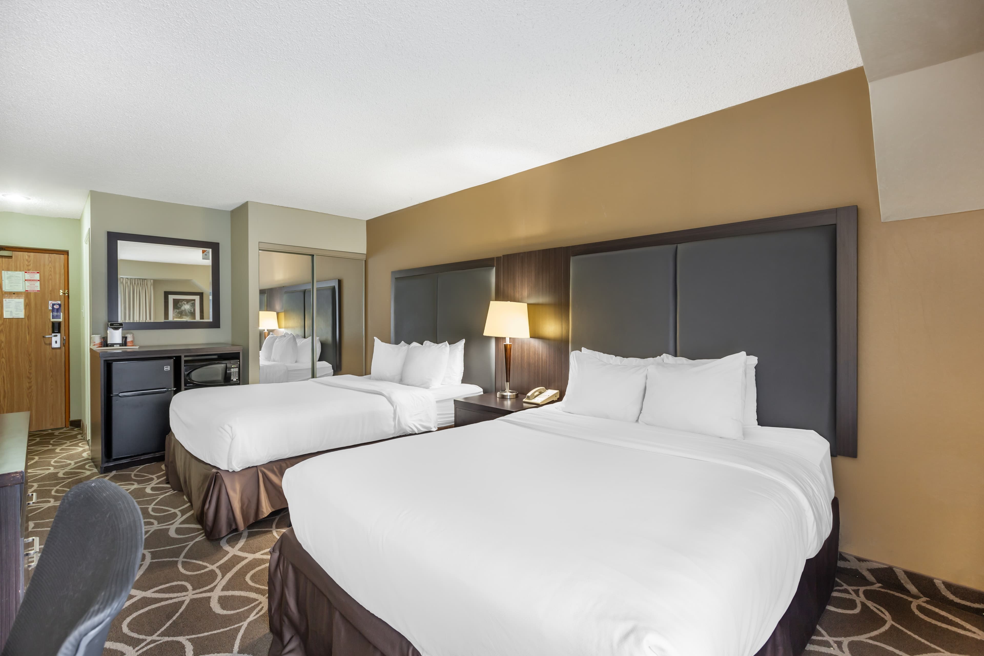 Comfort Inn - Image 4