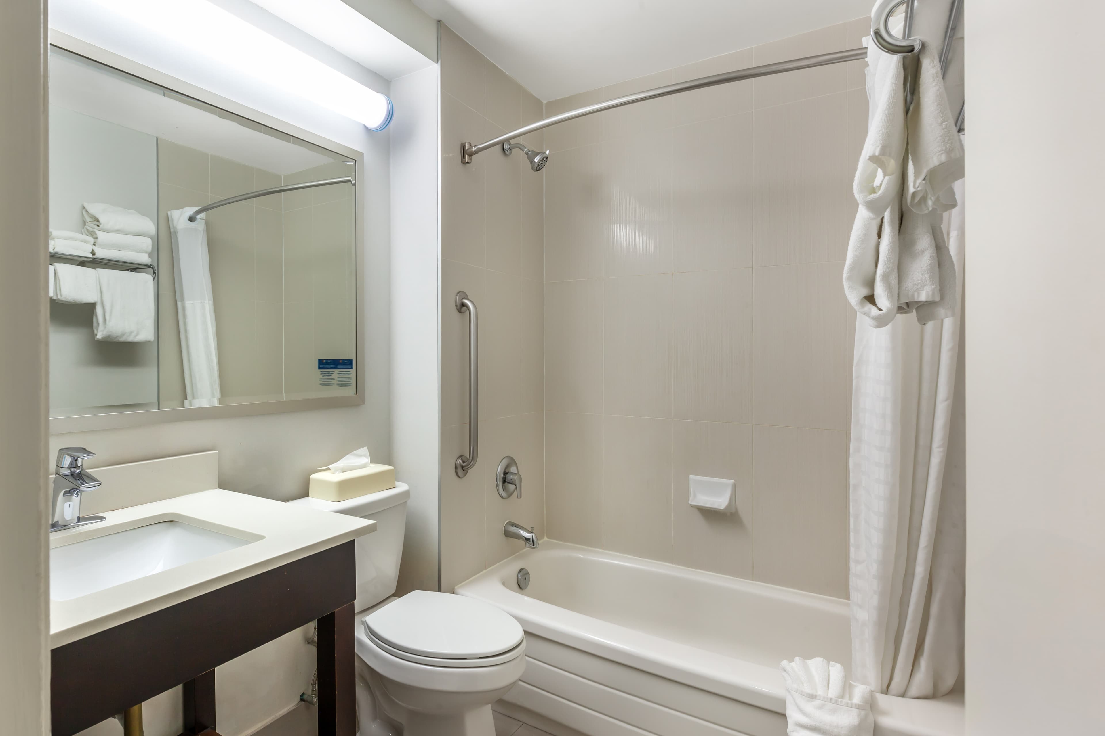 Comfort Inn - Image 5