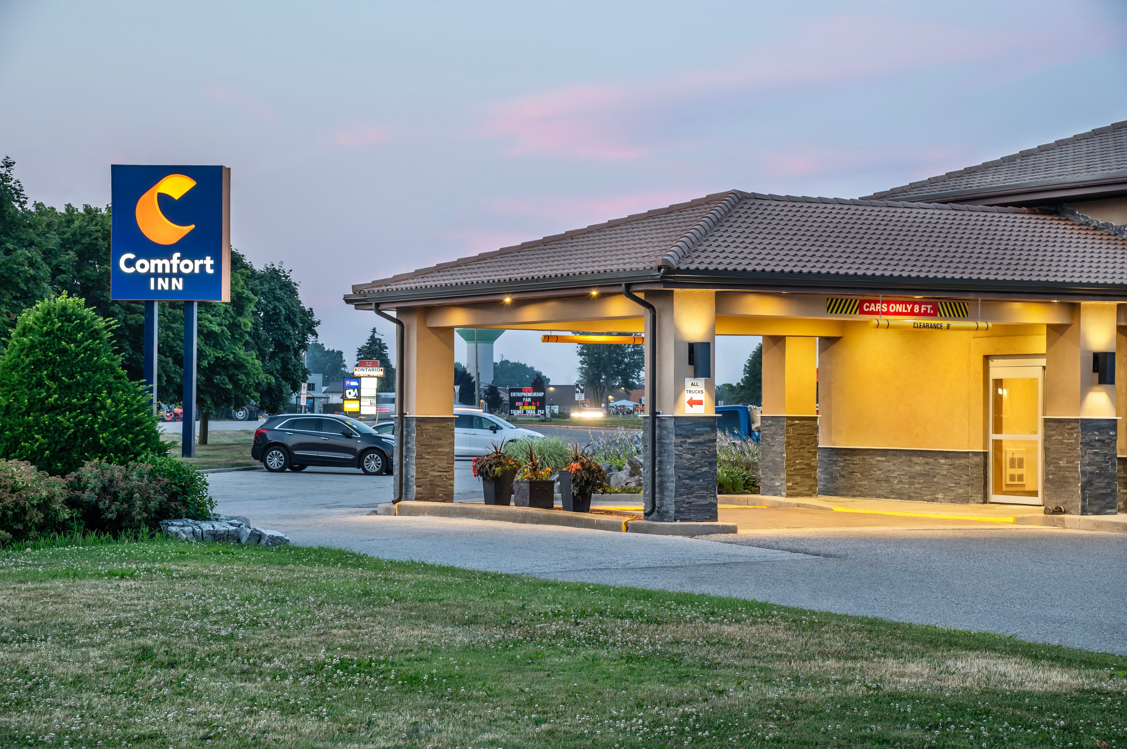 Comfort Inn - Image 1