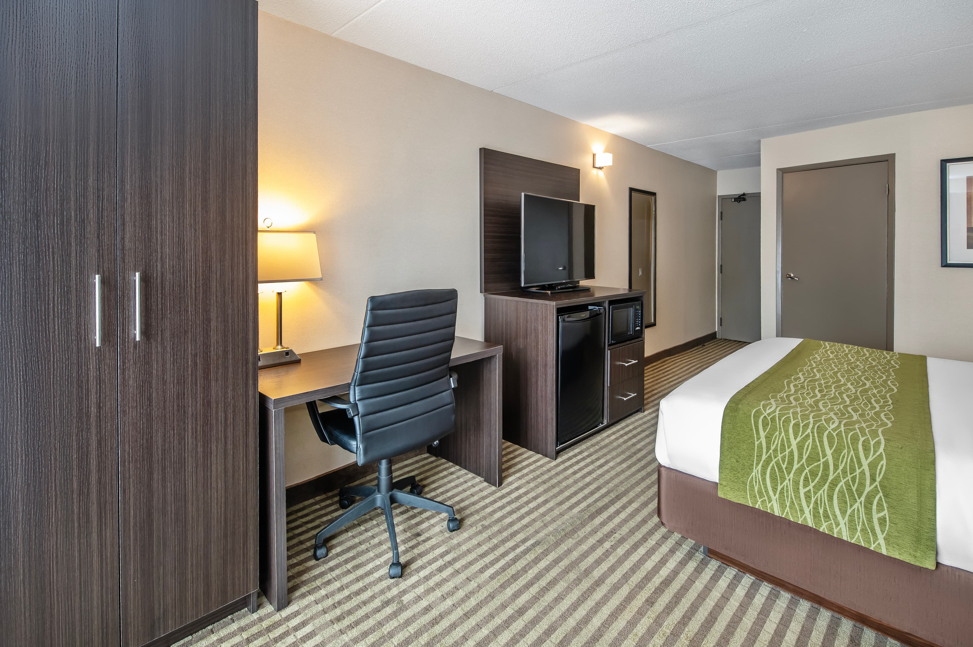 Comfort Inn - Image 4