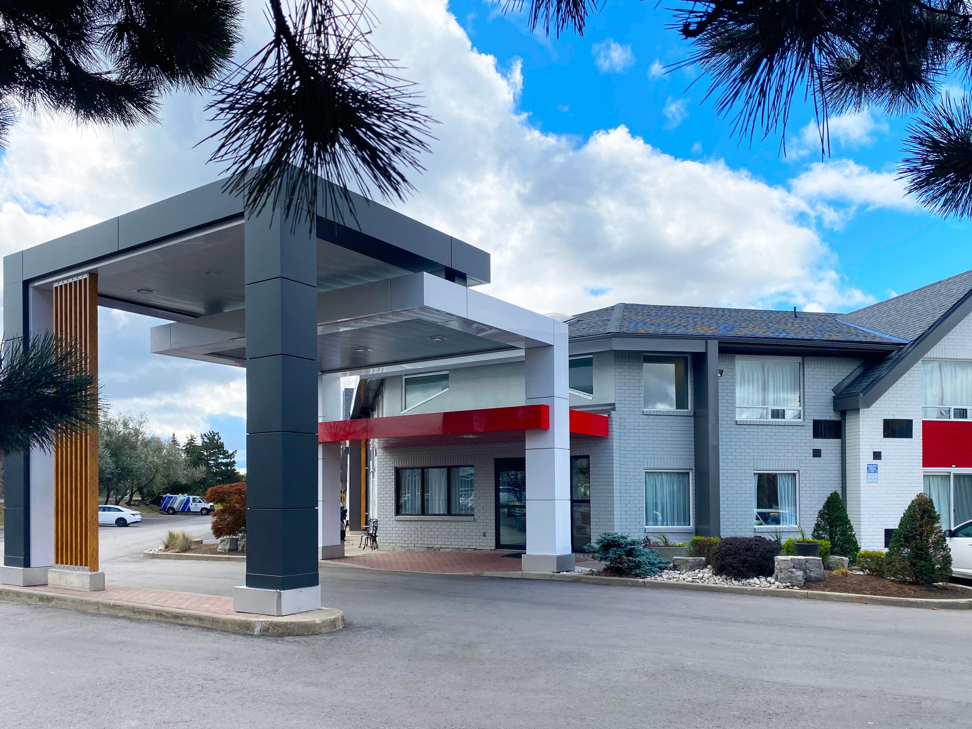 Comfort Inn - Image 1