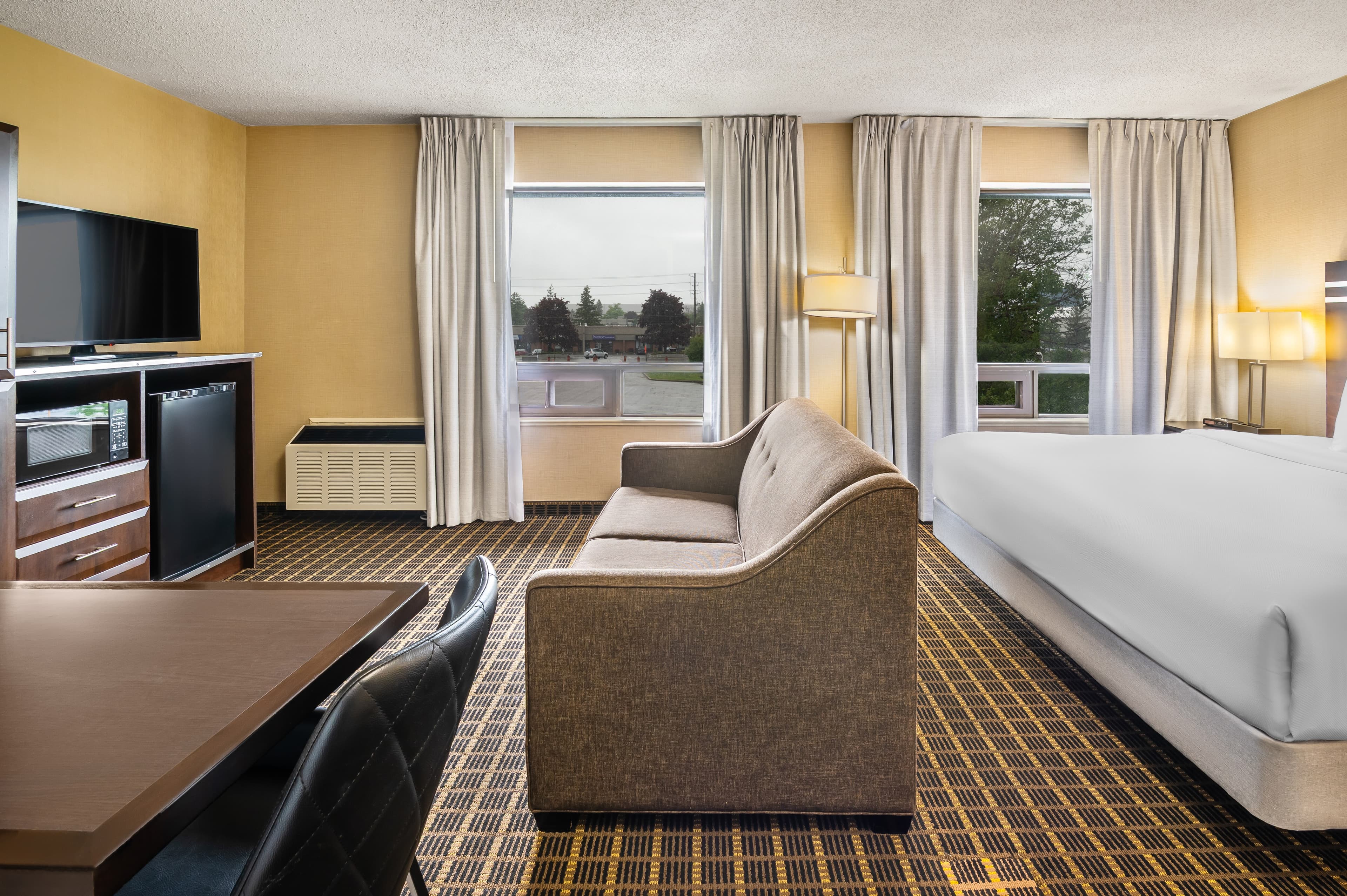 Comfort Inn - Image 3
