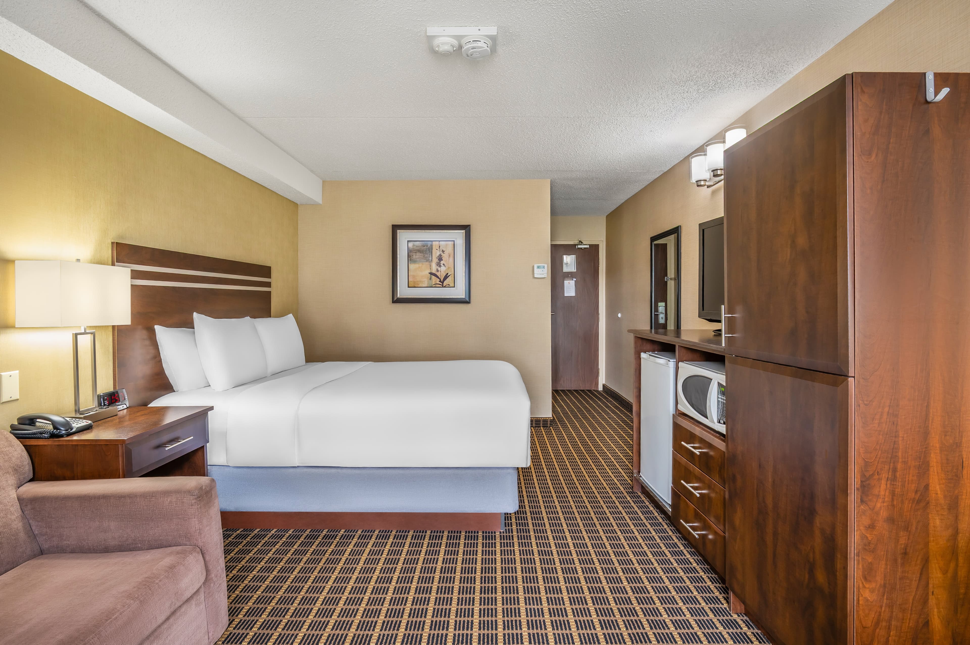 Comfort Inn - Image 5