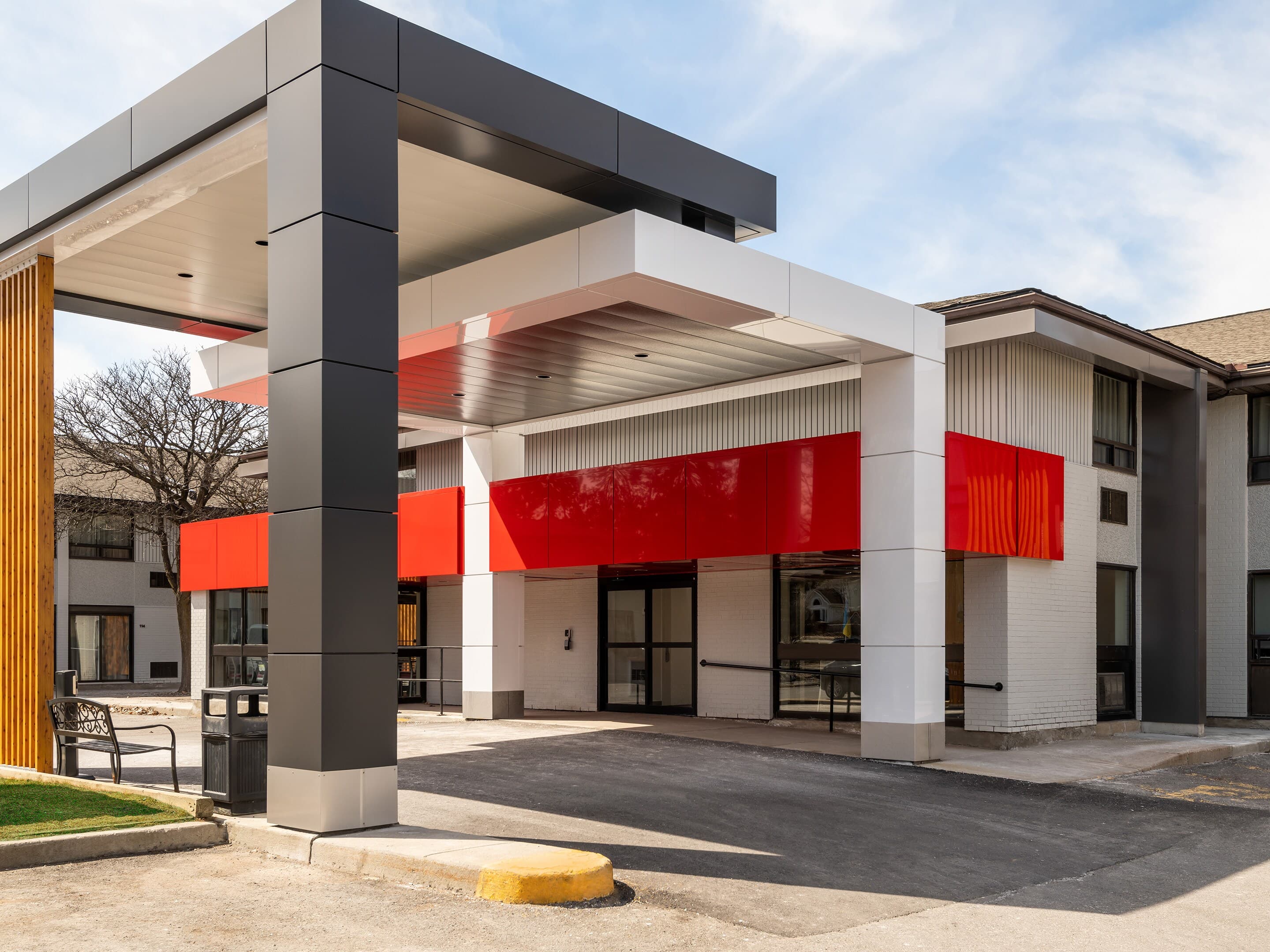 Comfort Inn West - Image 1