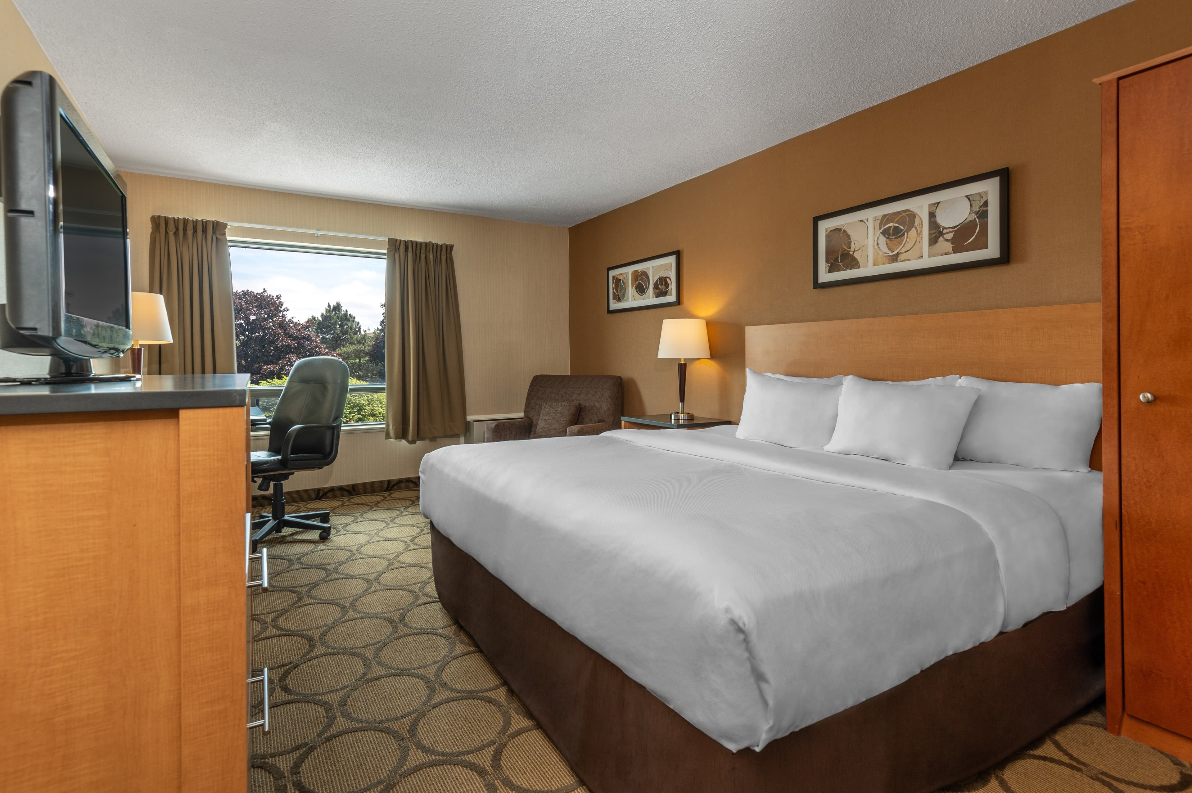 Comfort Inn - Image 4