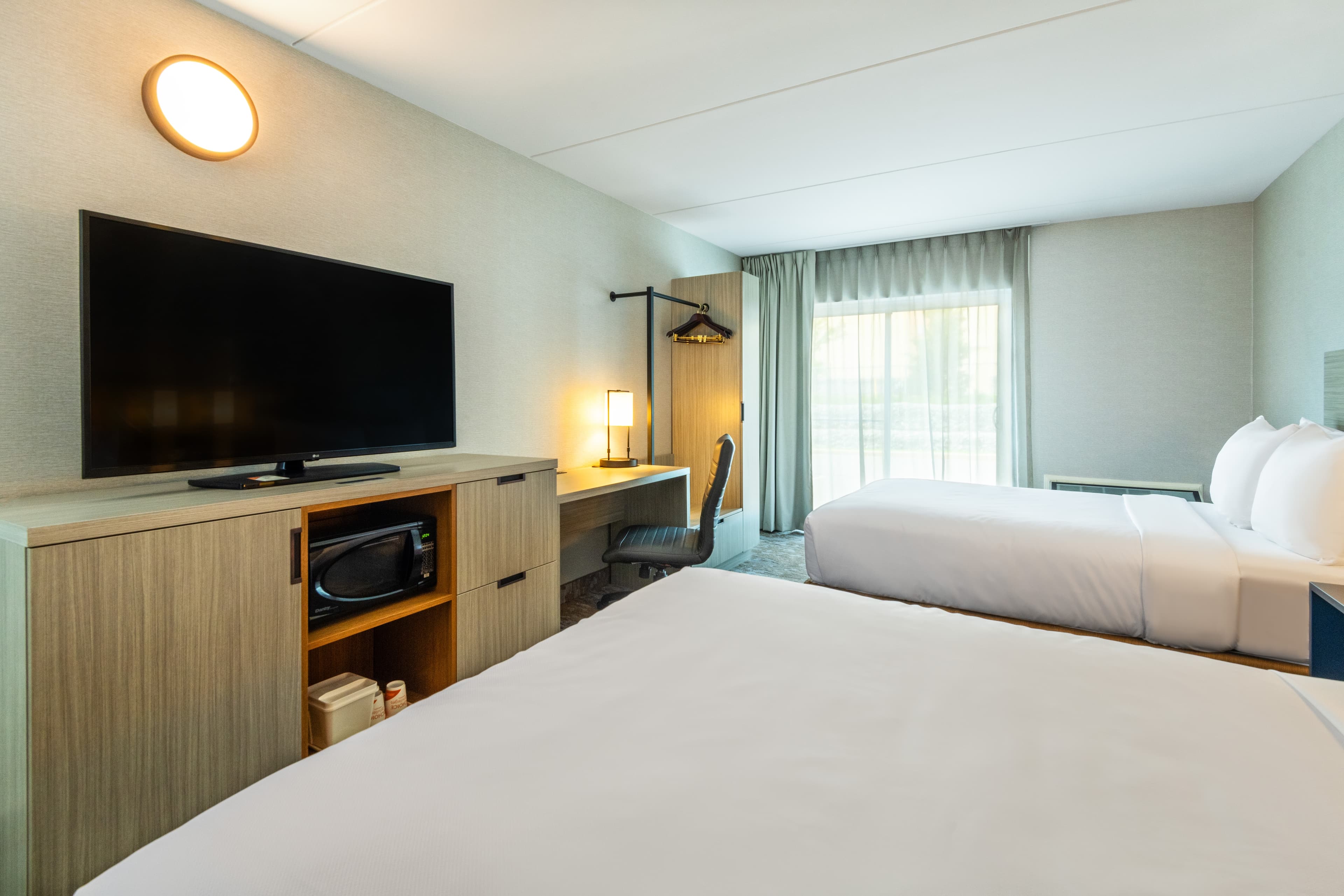 Comfort Inn Hwy. 401 - Image 3