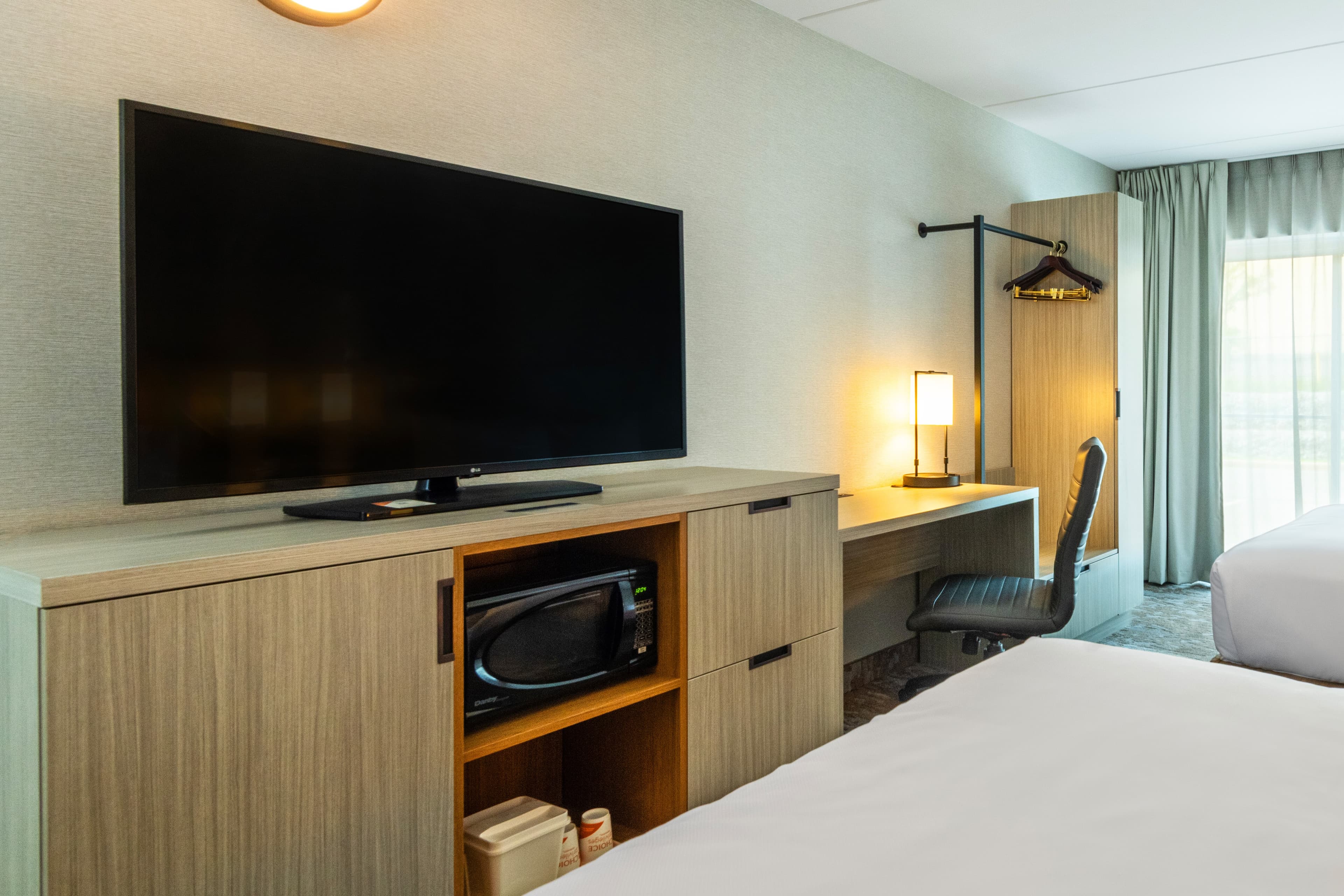 Comfort Inn Hwy. 401 - Image 4