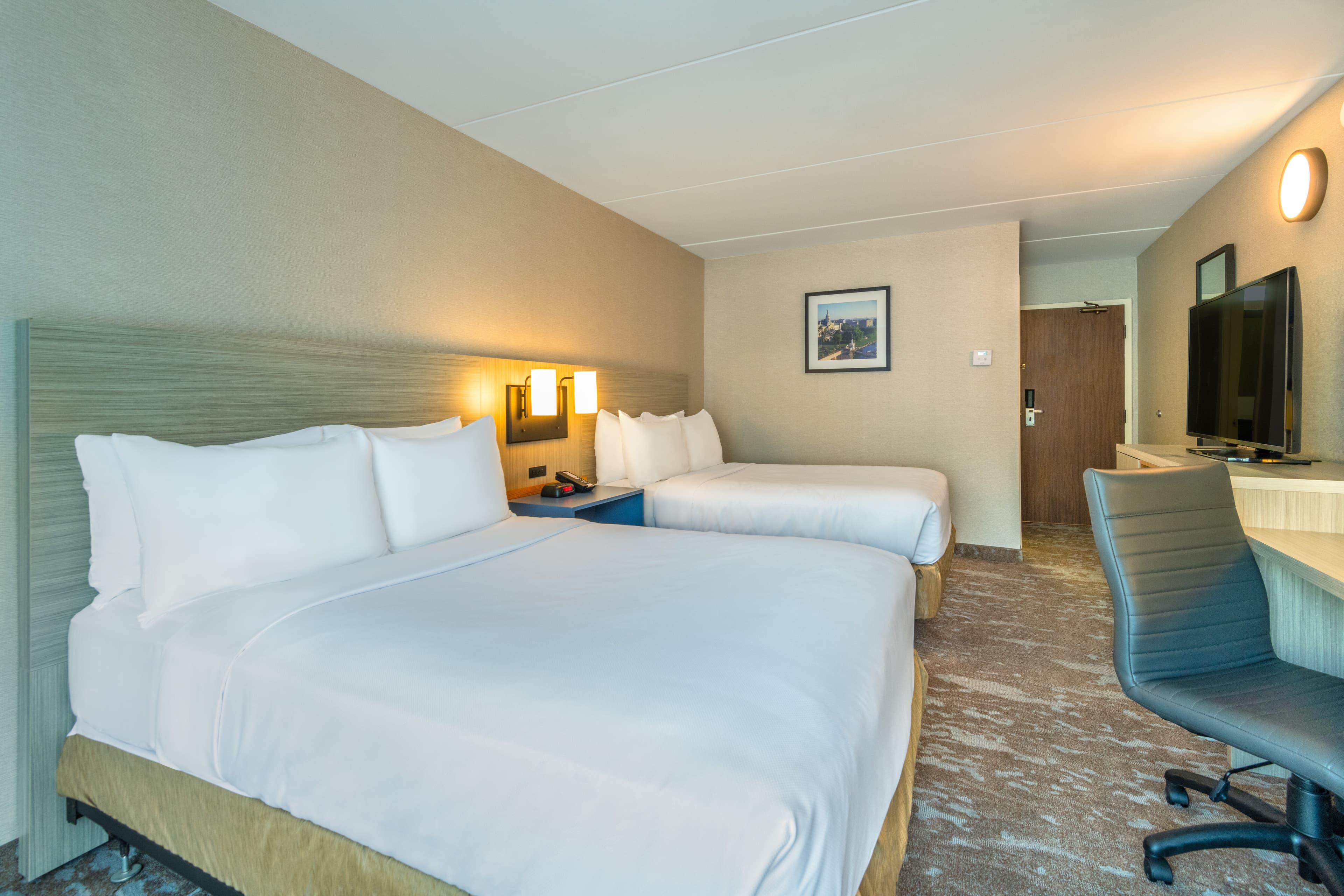 Comfort Inn Hwy. 401 - Image 5