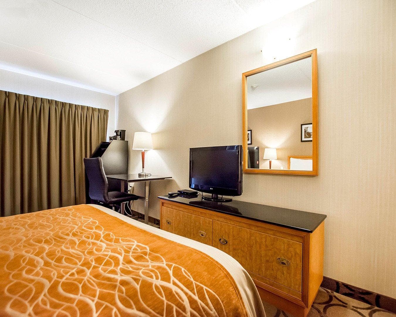 Comfort Inn - Image 4