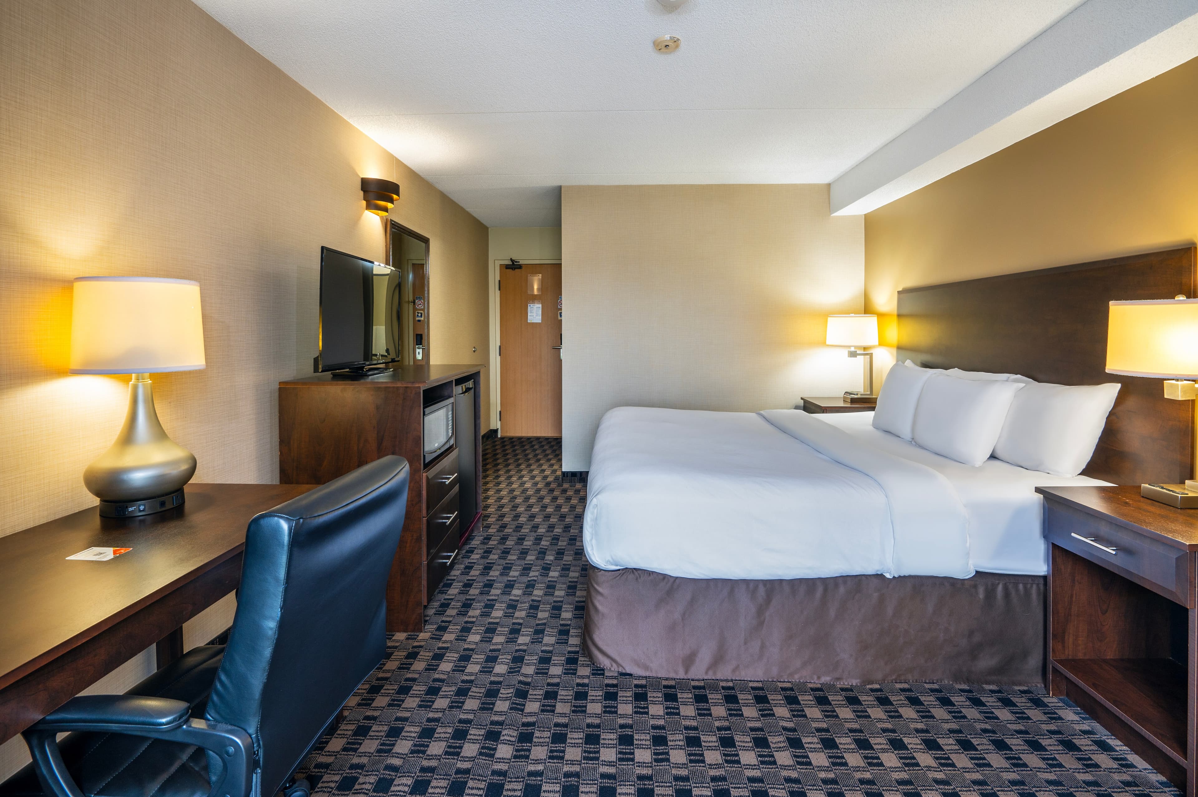 Comfort Inn - Image 5