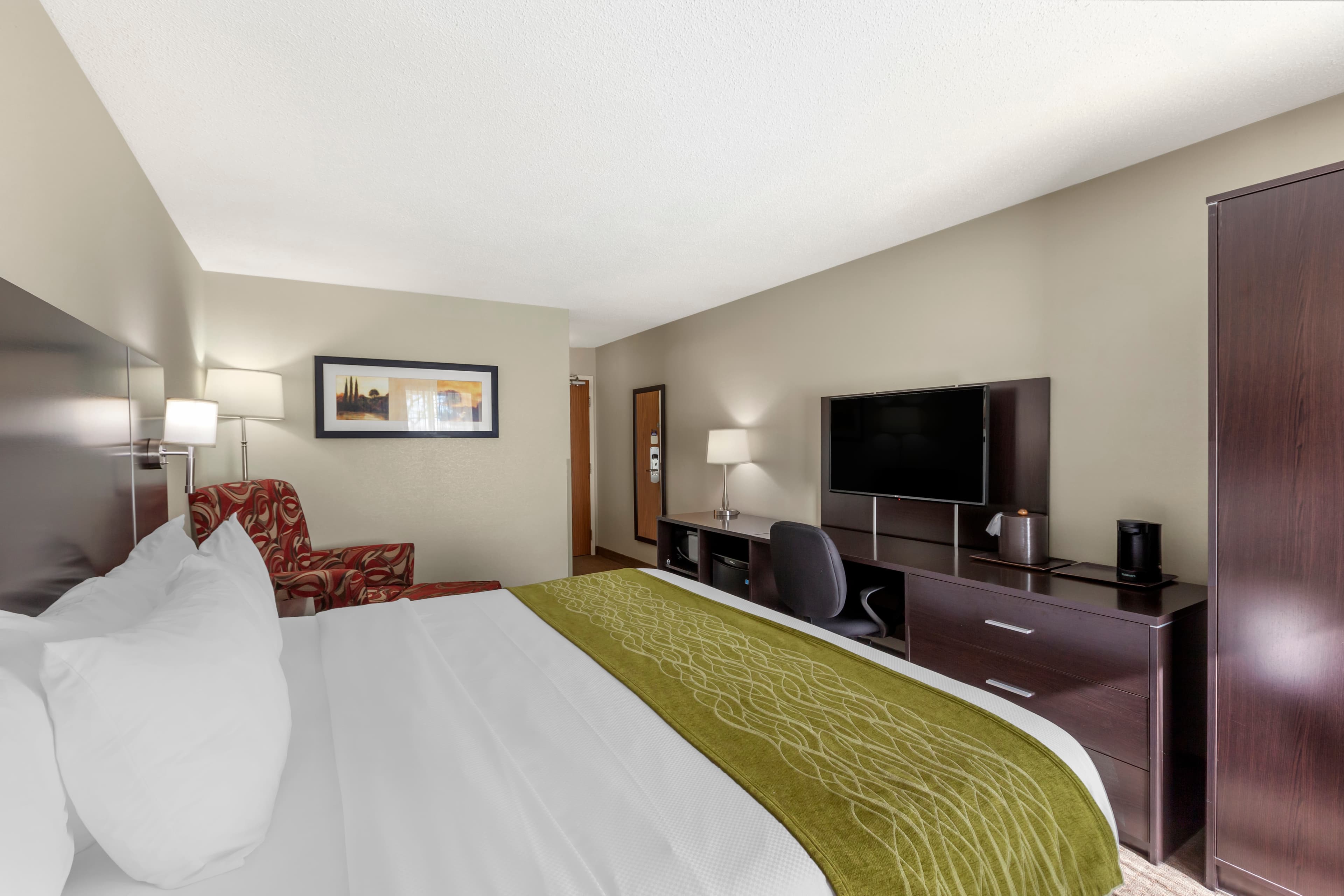 Comfort Inn Airport West - Image 4