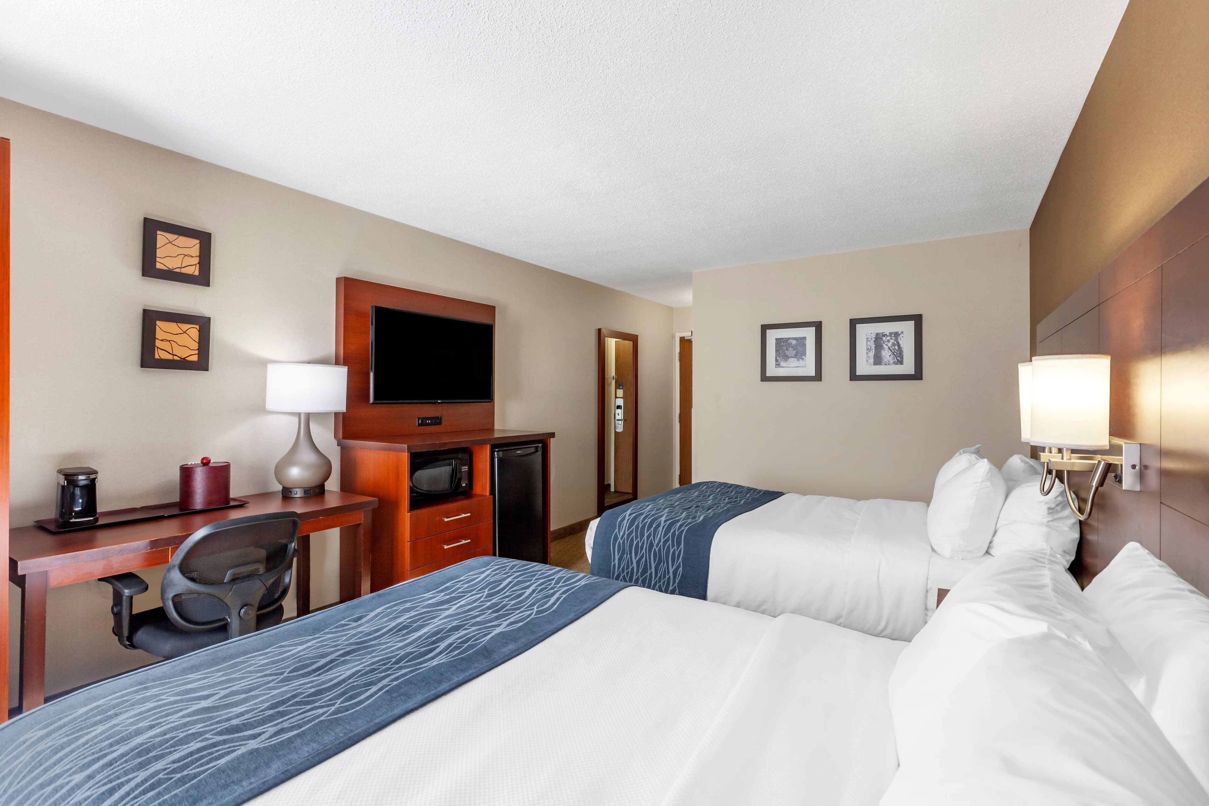 Comfort Inn Airport West — 11