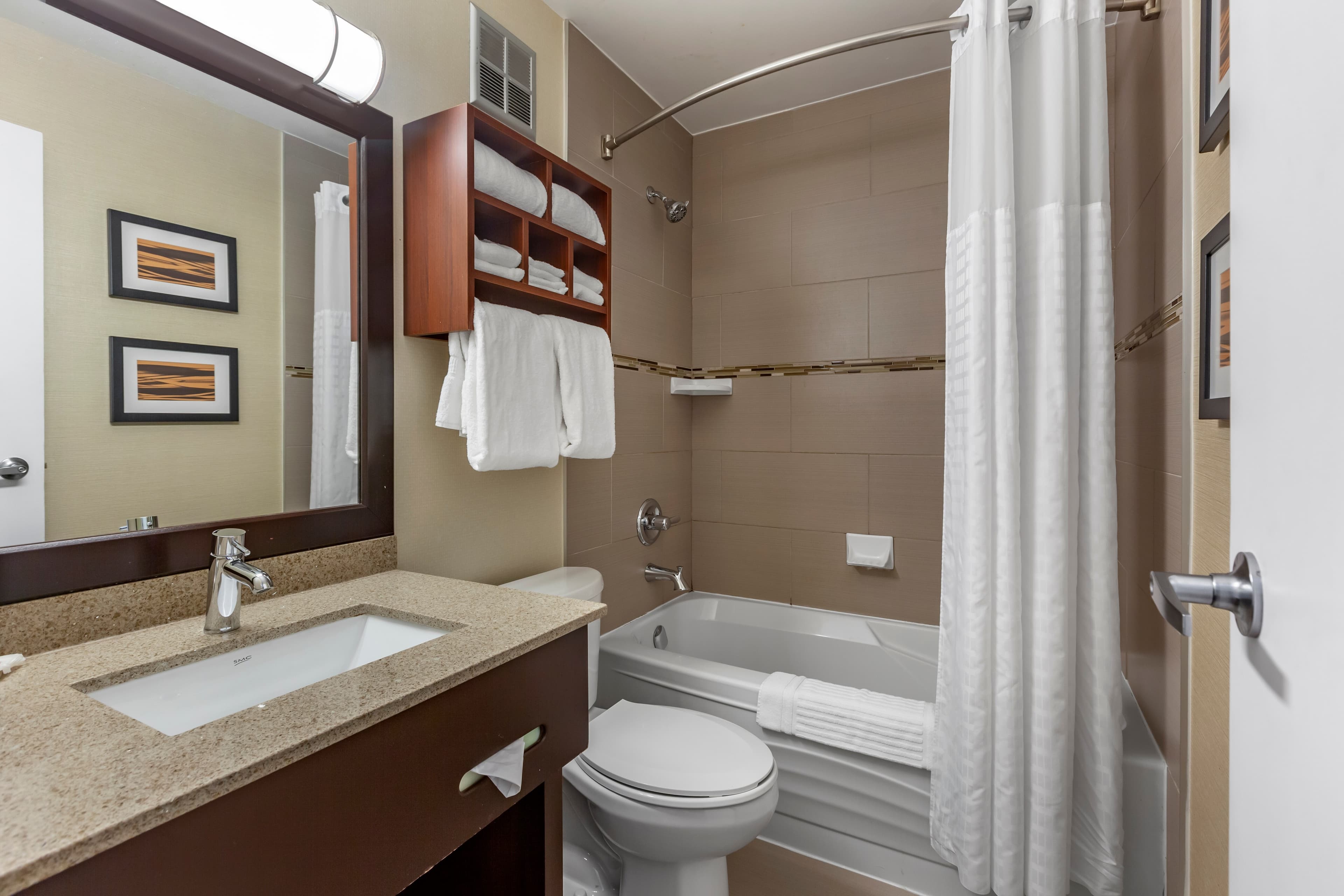 Comfort Inn Airport West — 12