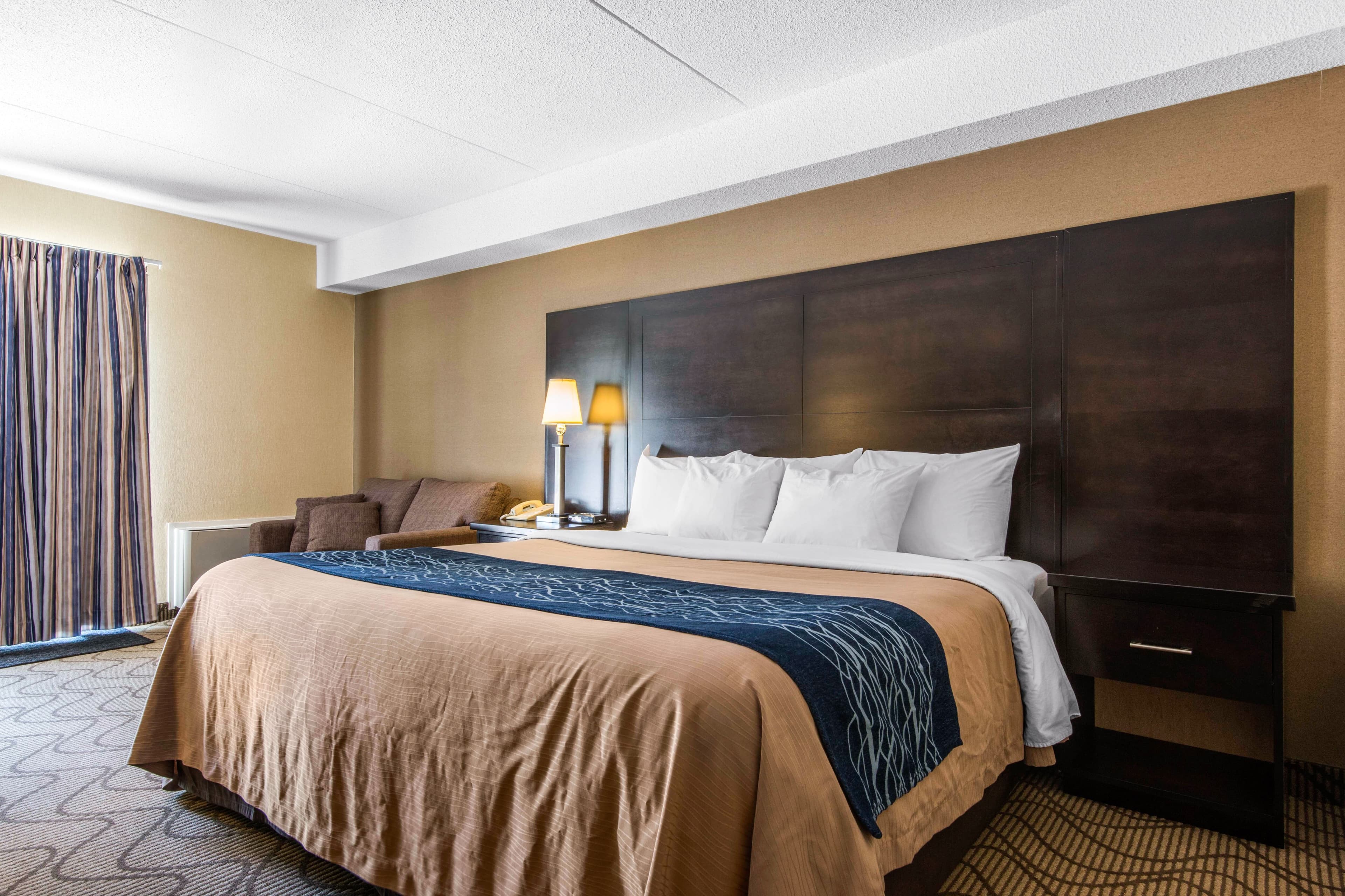 Comfort Inn - Image 2