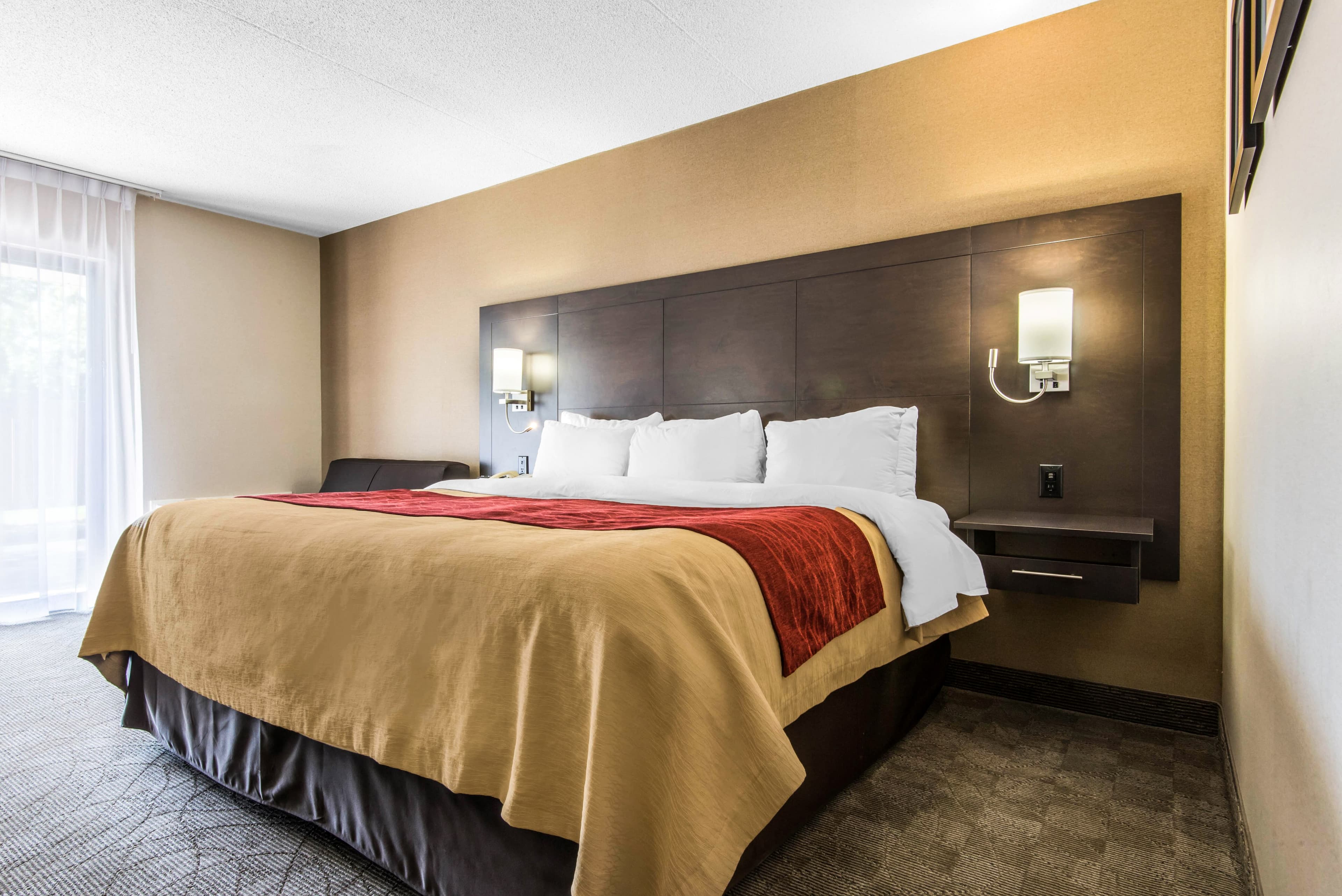 Comfort Inn - Image 5