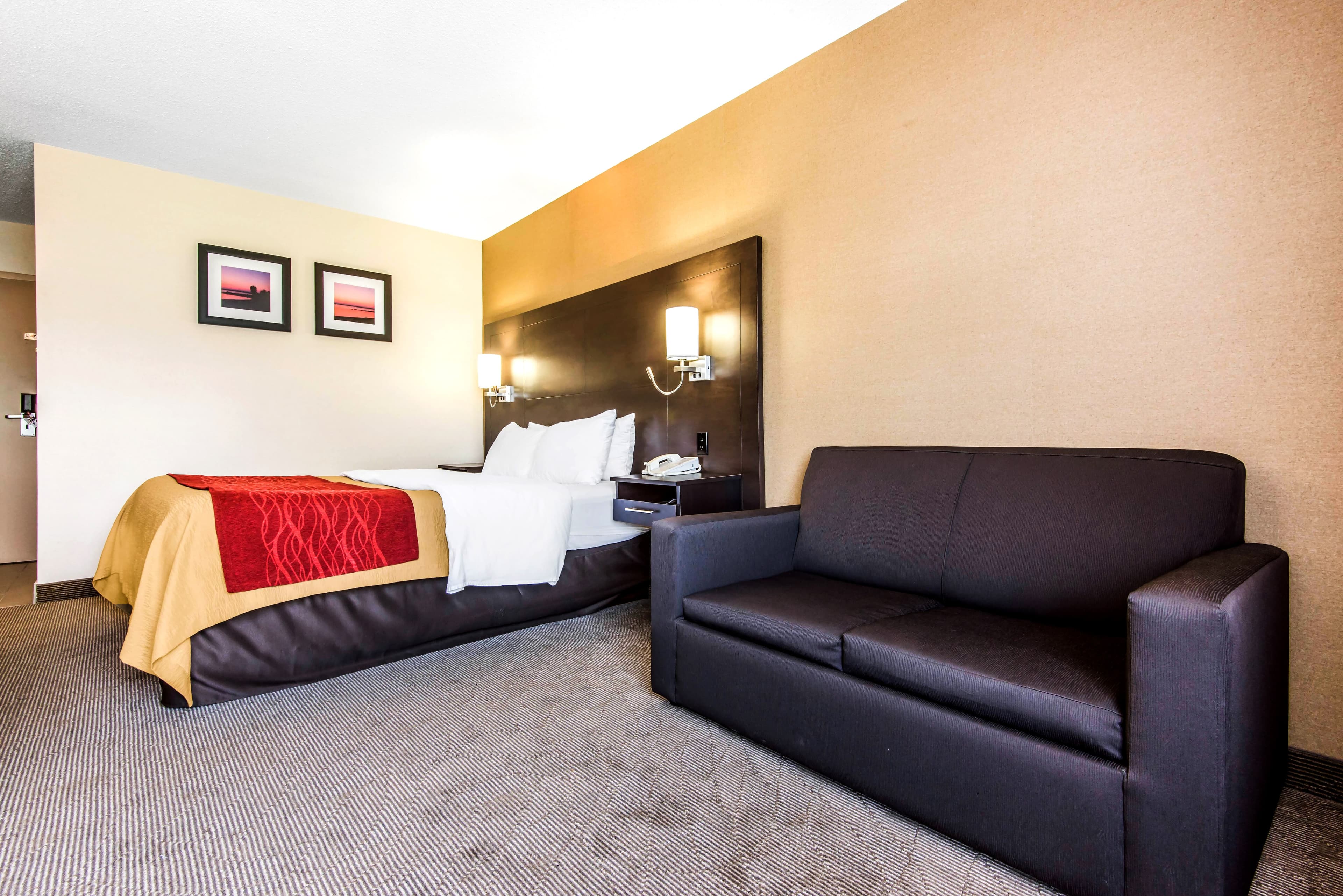 Comfort Inn - Image 4