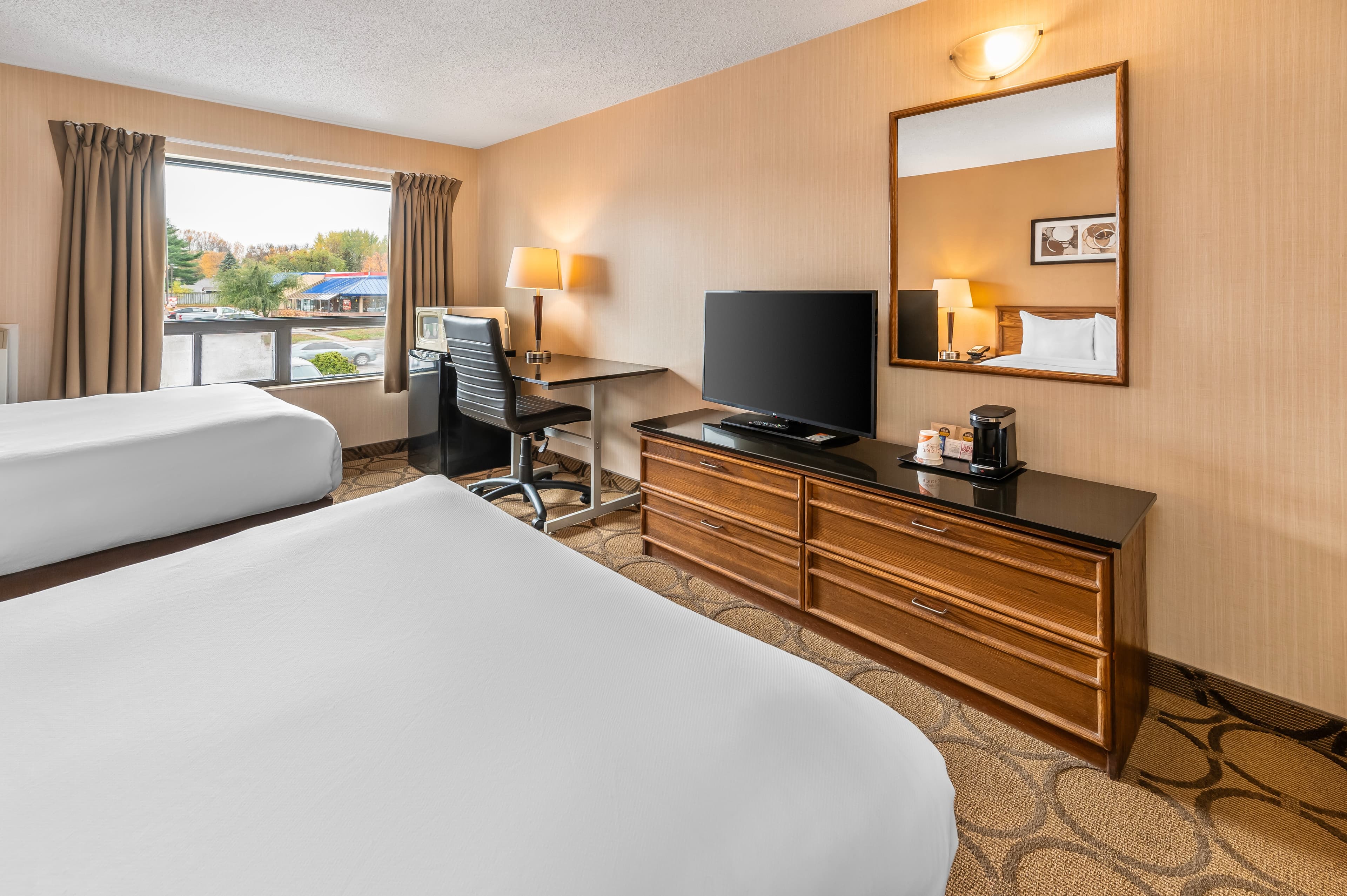 Comfort Inn - Image 3