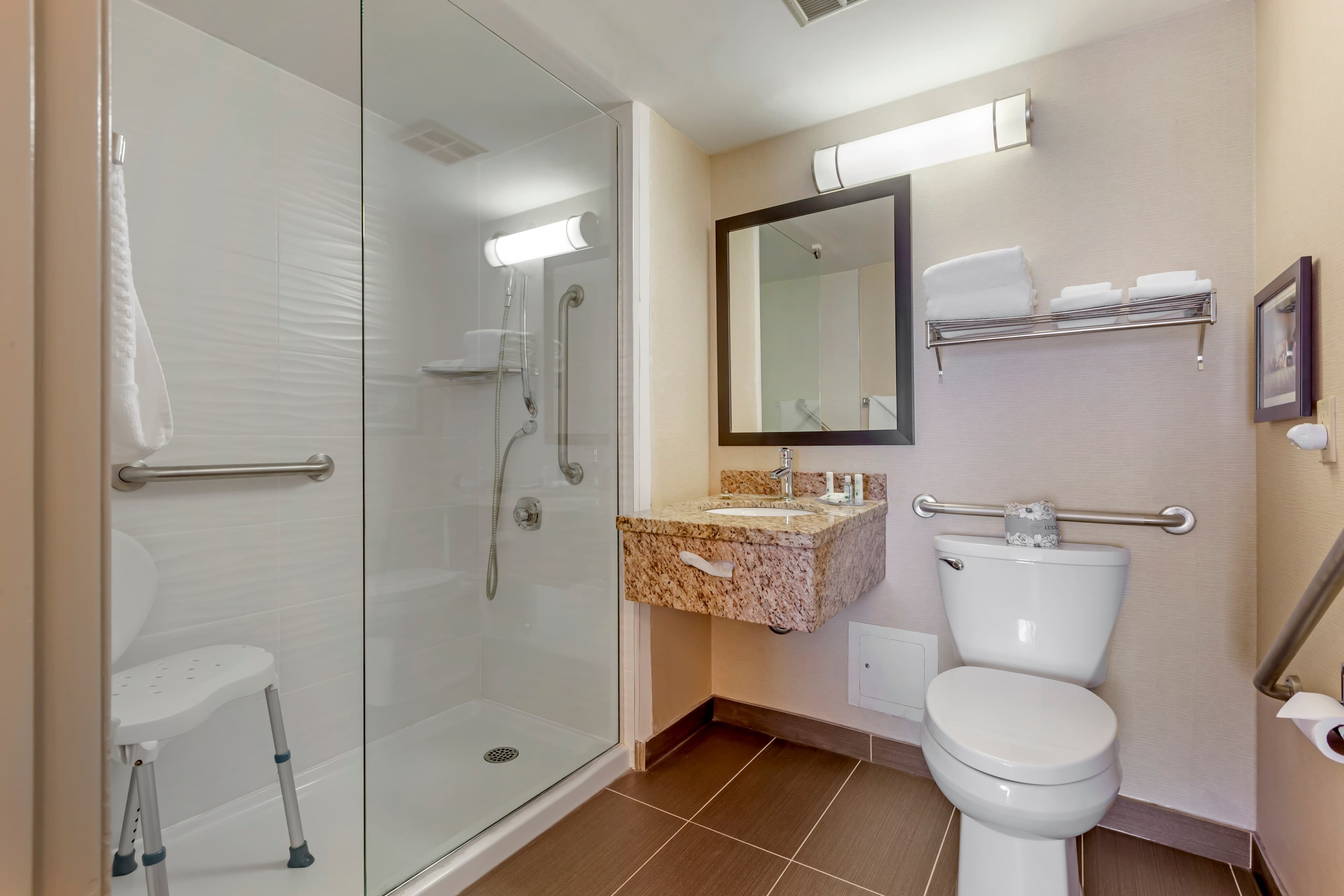 Quality Inn - Image 5
