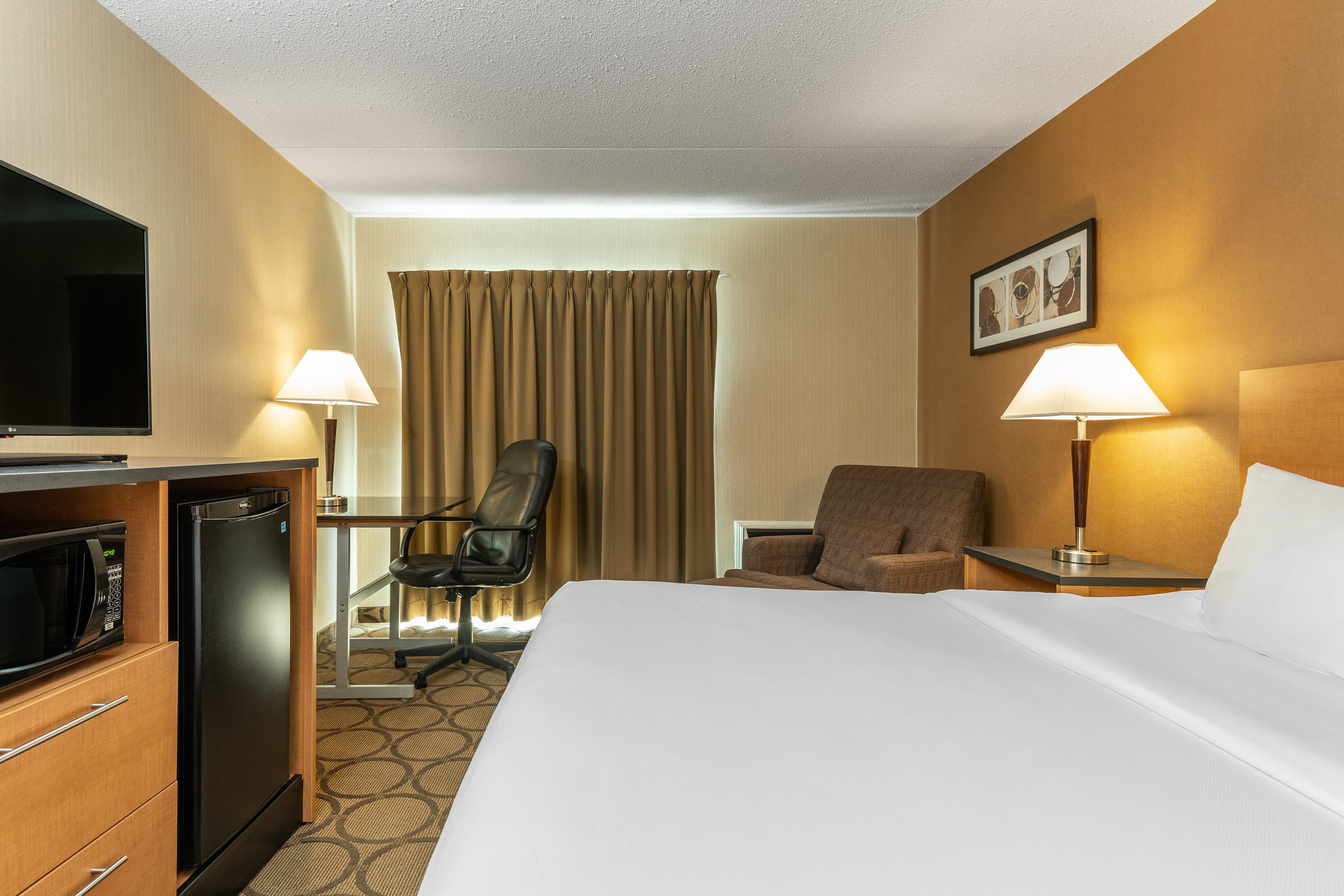 Comfort Inn - Image 5