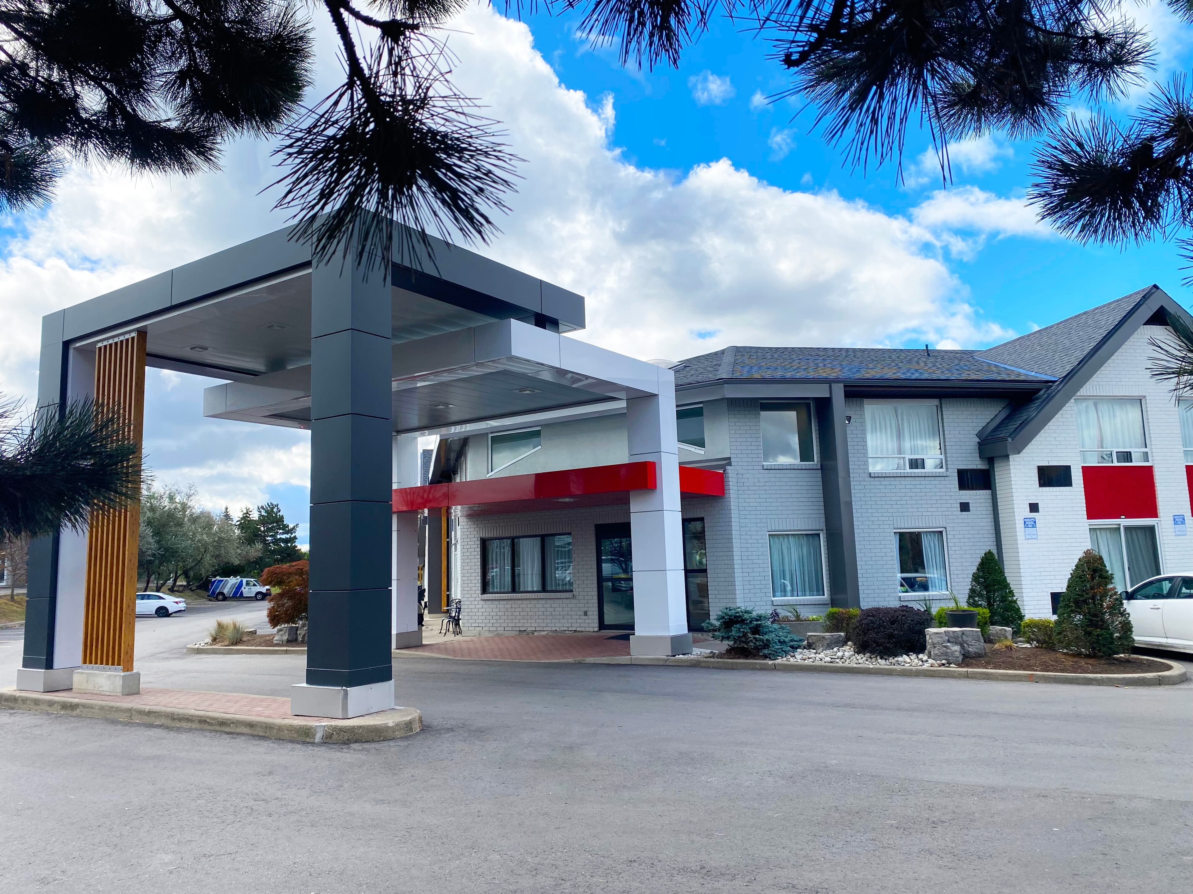 Comfort Inn - Image 1