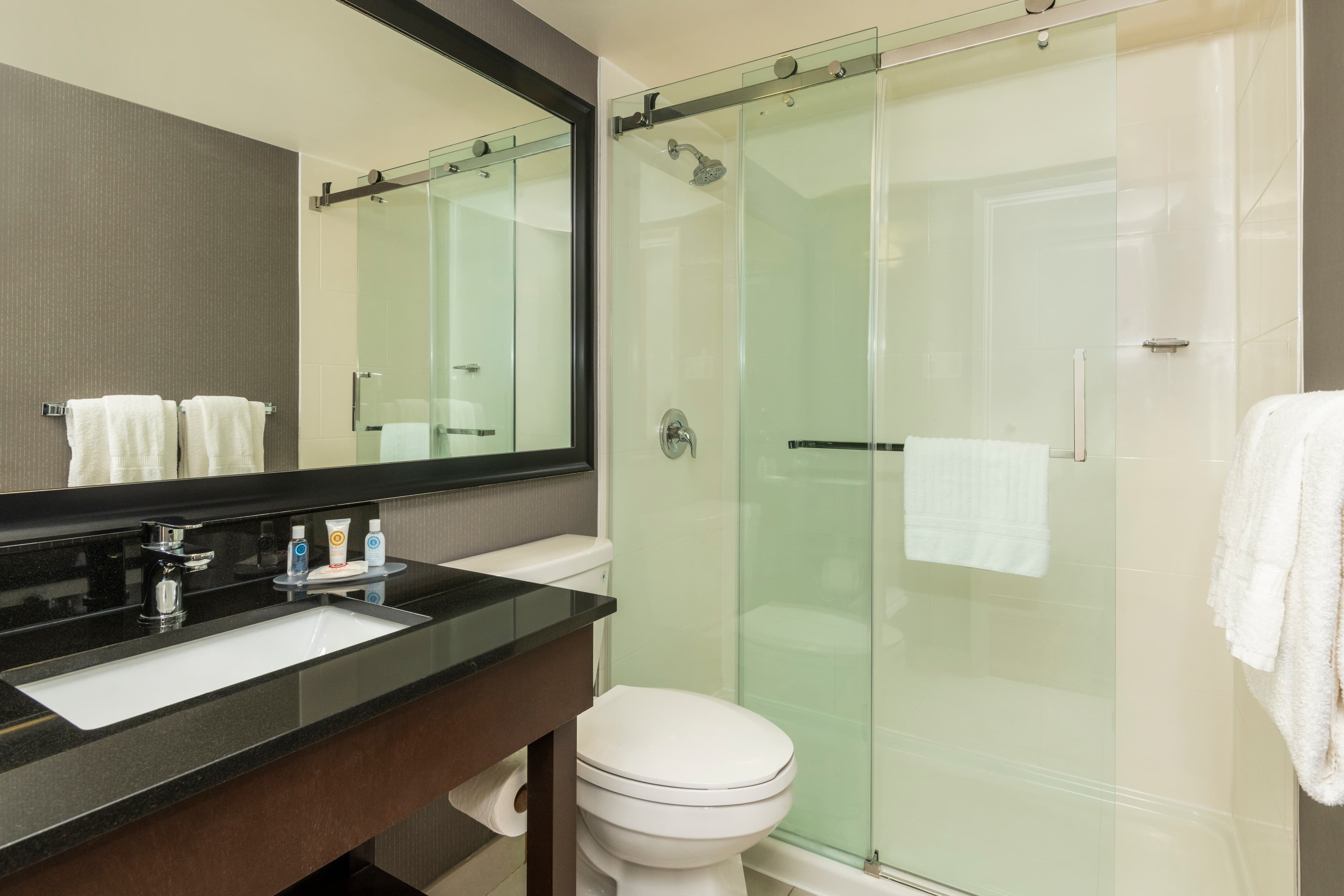 Comfort Inn - Image 5