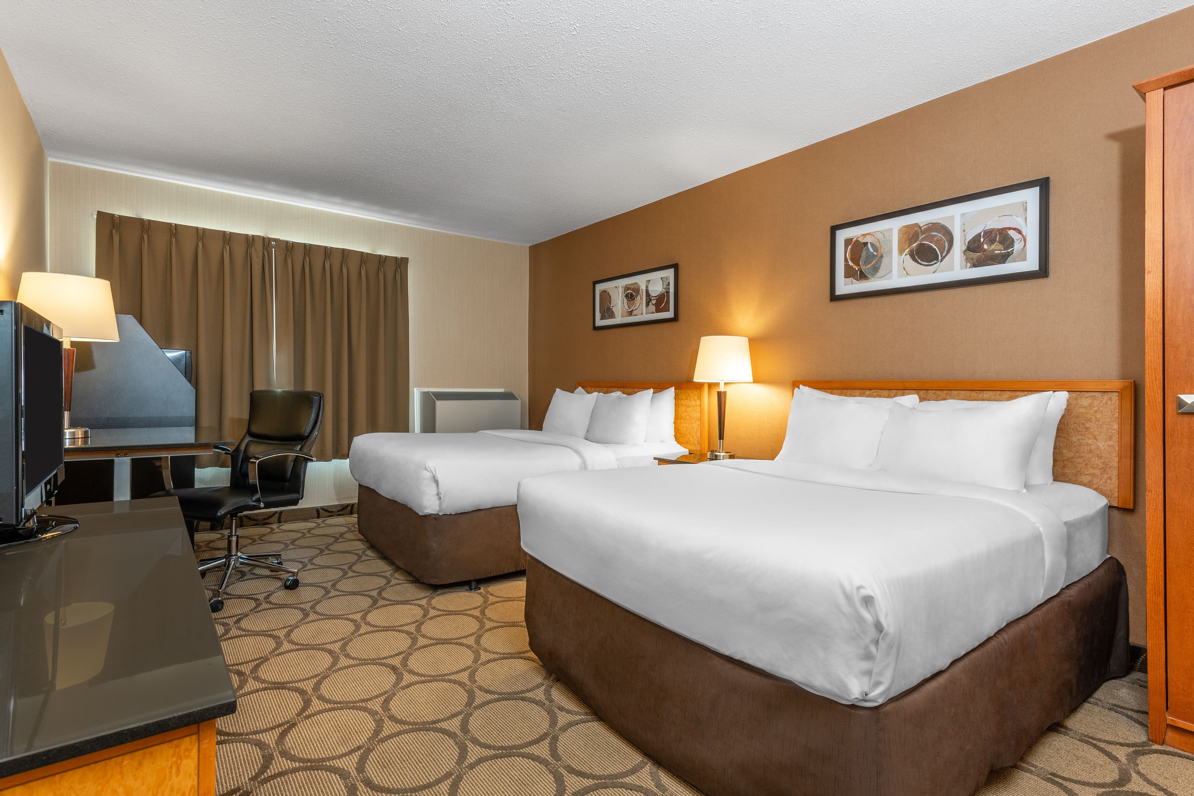 Comfort Inn - Image 2