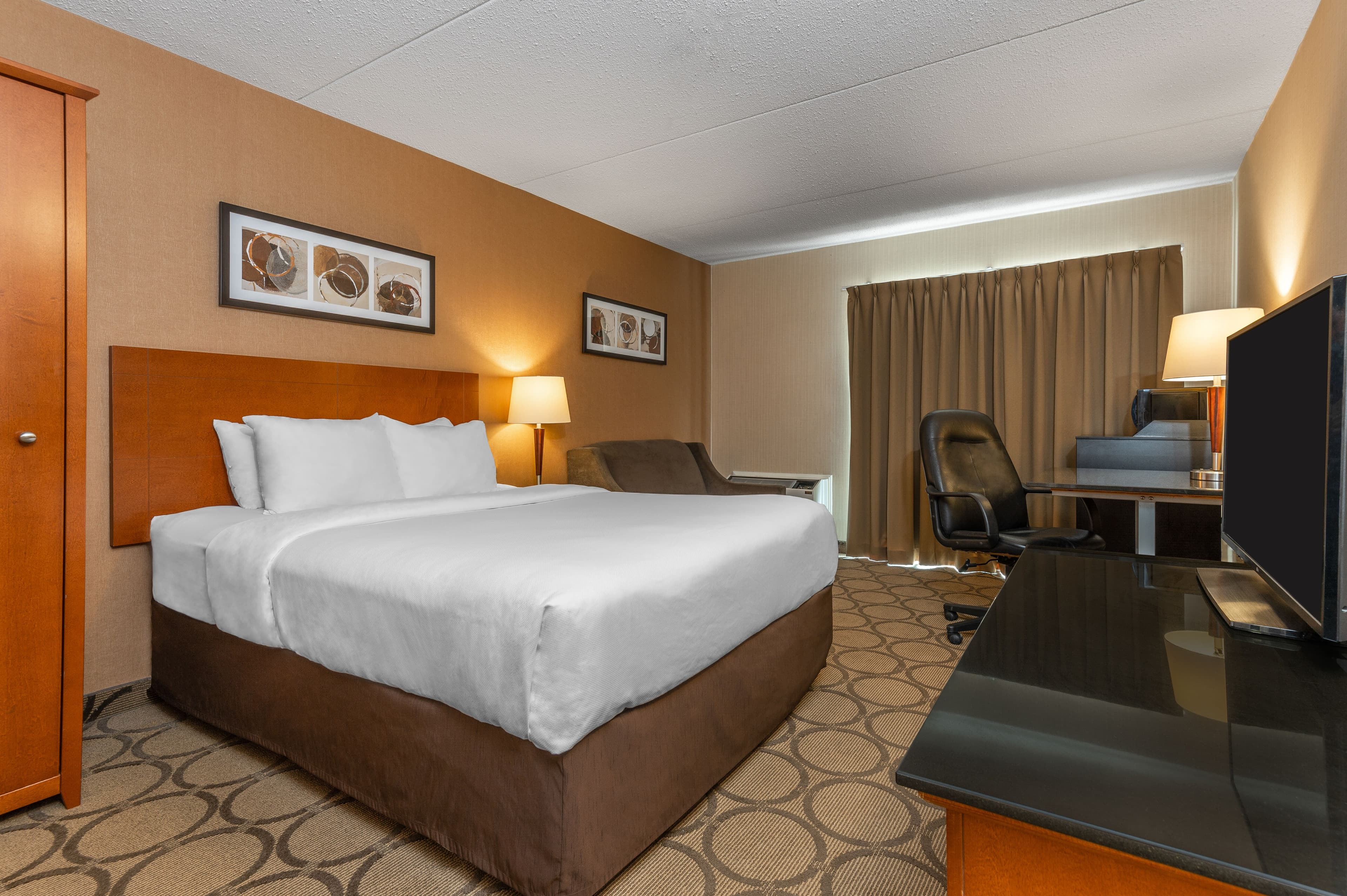 Comfort Inn - Image 4