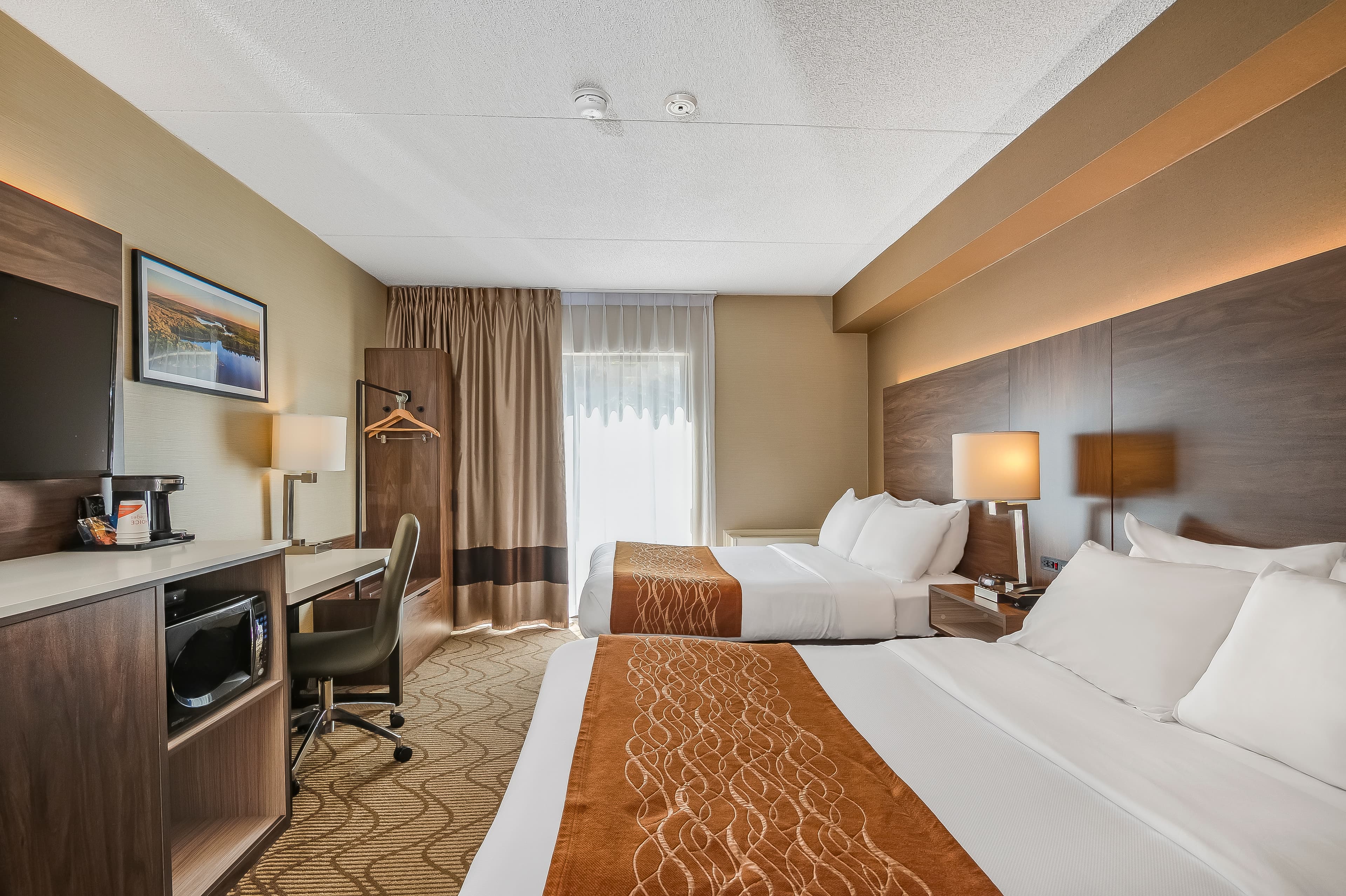 Comfort Inn Lakeshore - Image 5