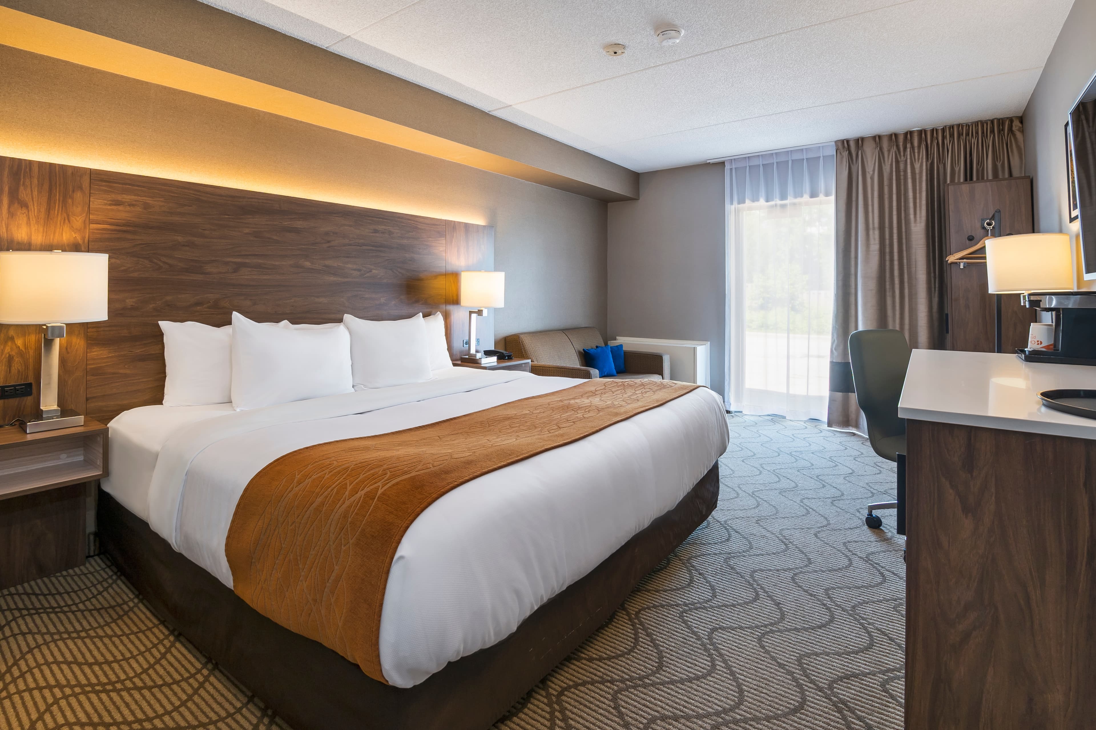 Comfort Inn Lakeshore — 10