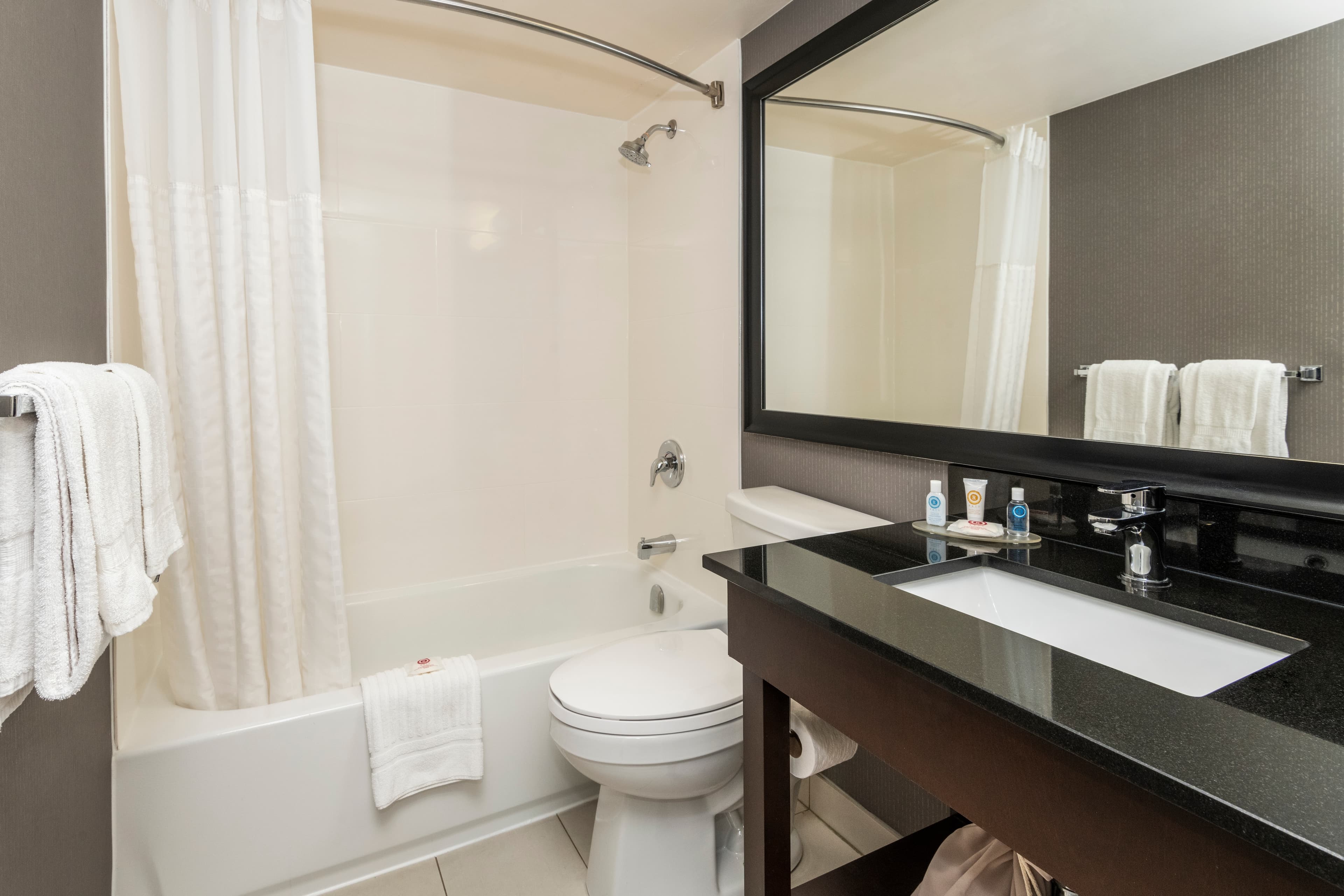 Comfort Inn - Image 4