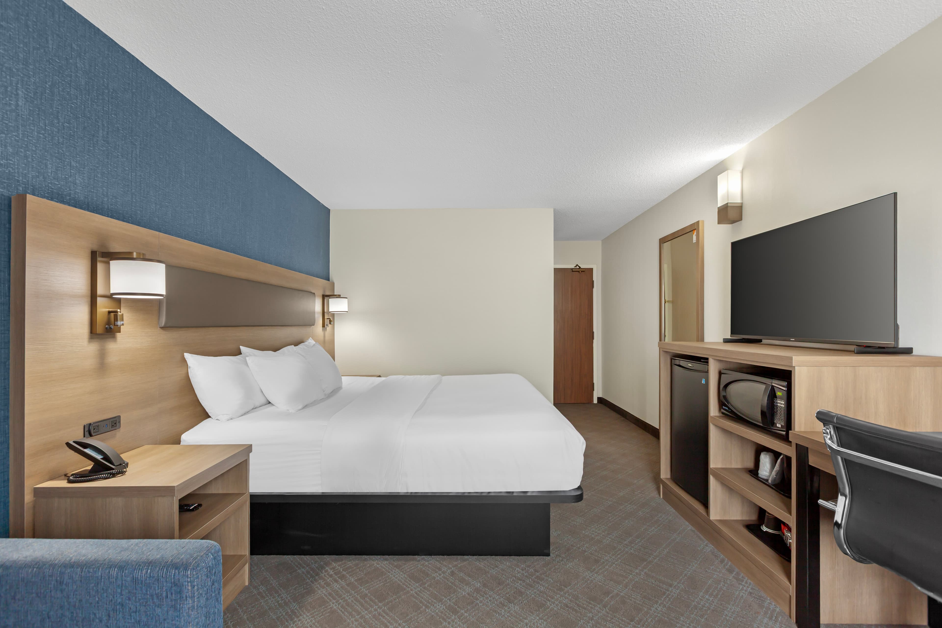 Comfort Inn - Image 4