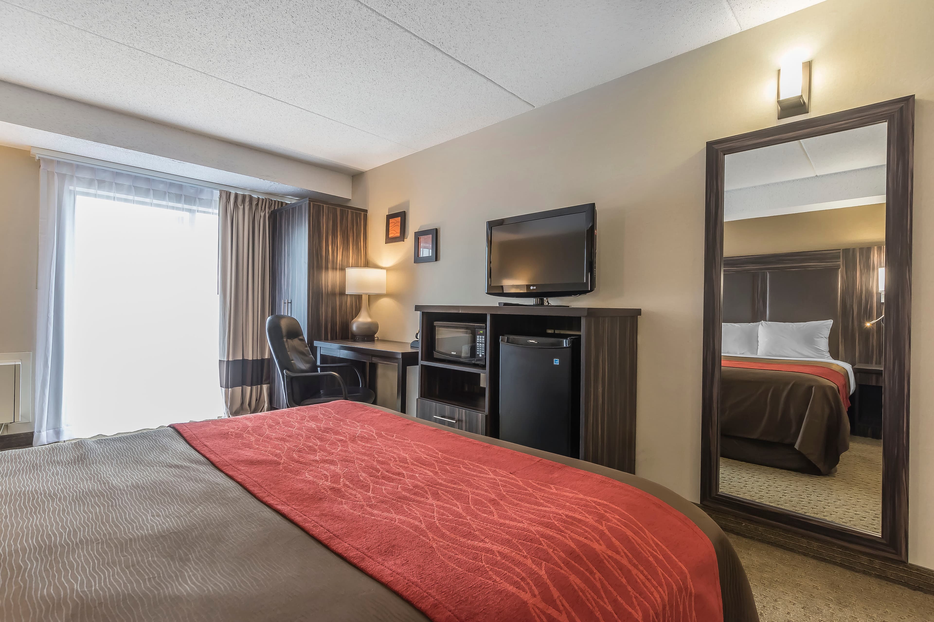 Comfort Inn - Image 5
