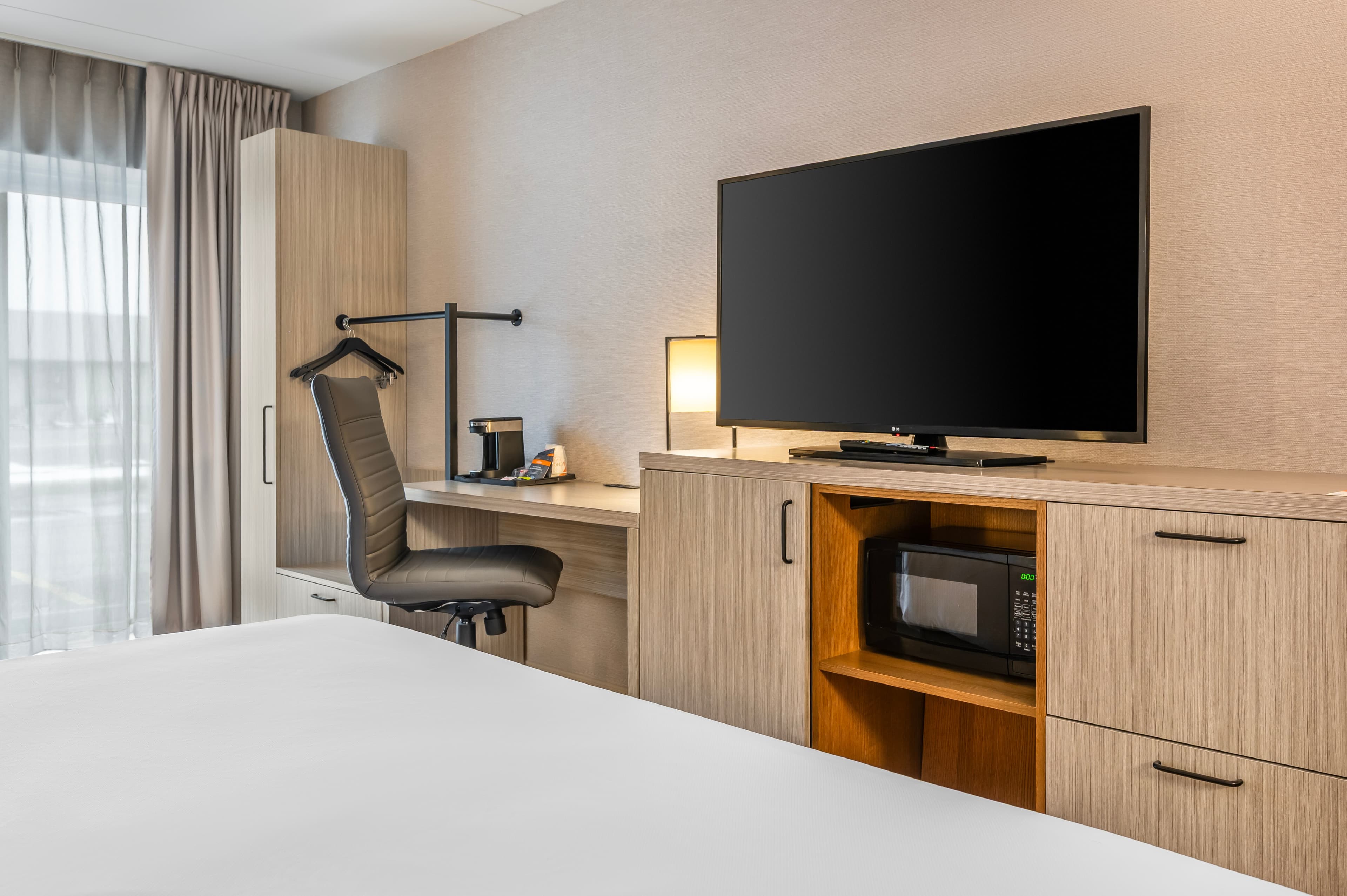 Comfort Inn - Image 5