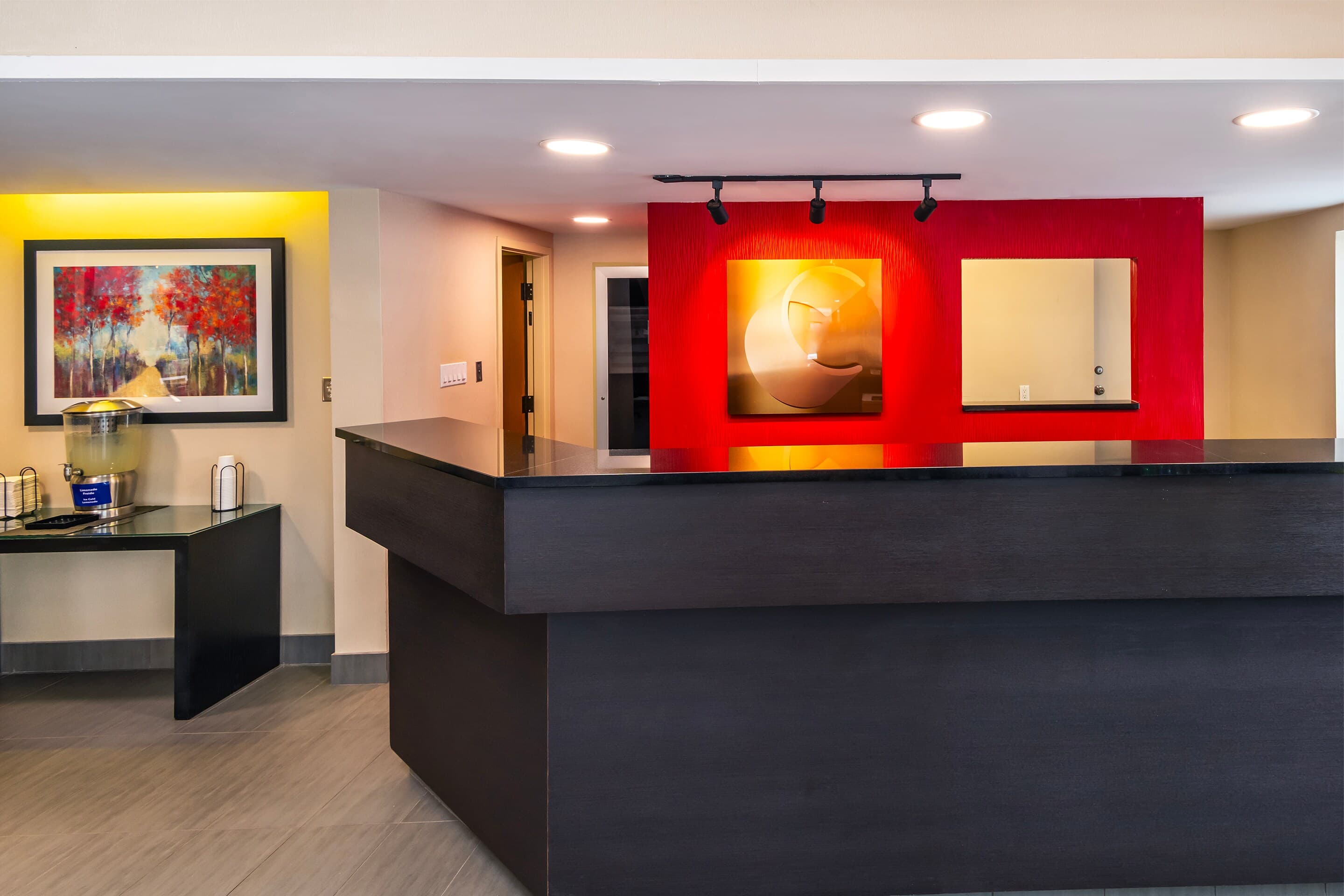 Comfort Inn - Image 1