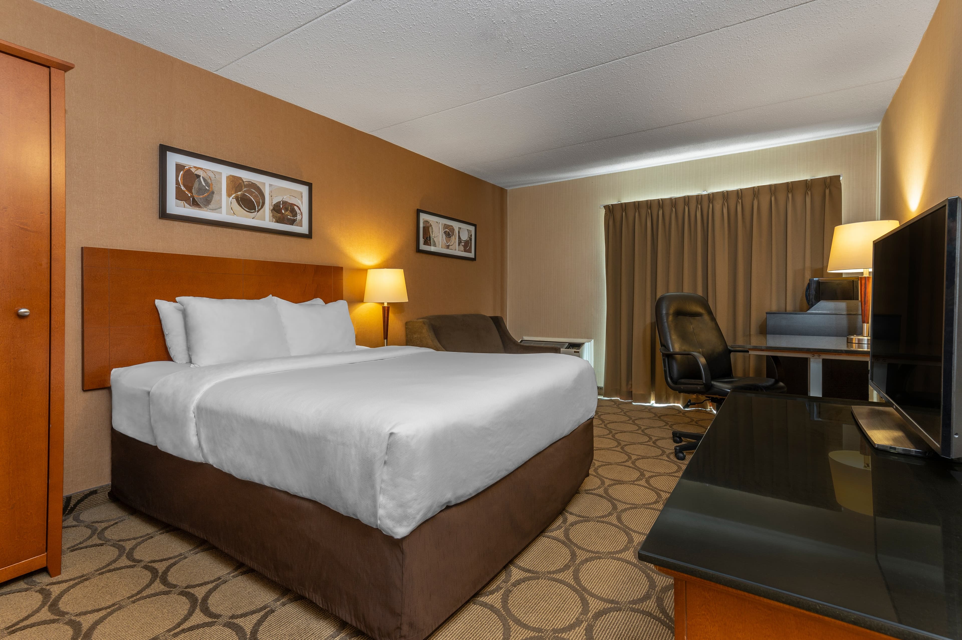 Comfort Inn - Image 3