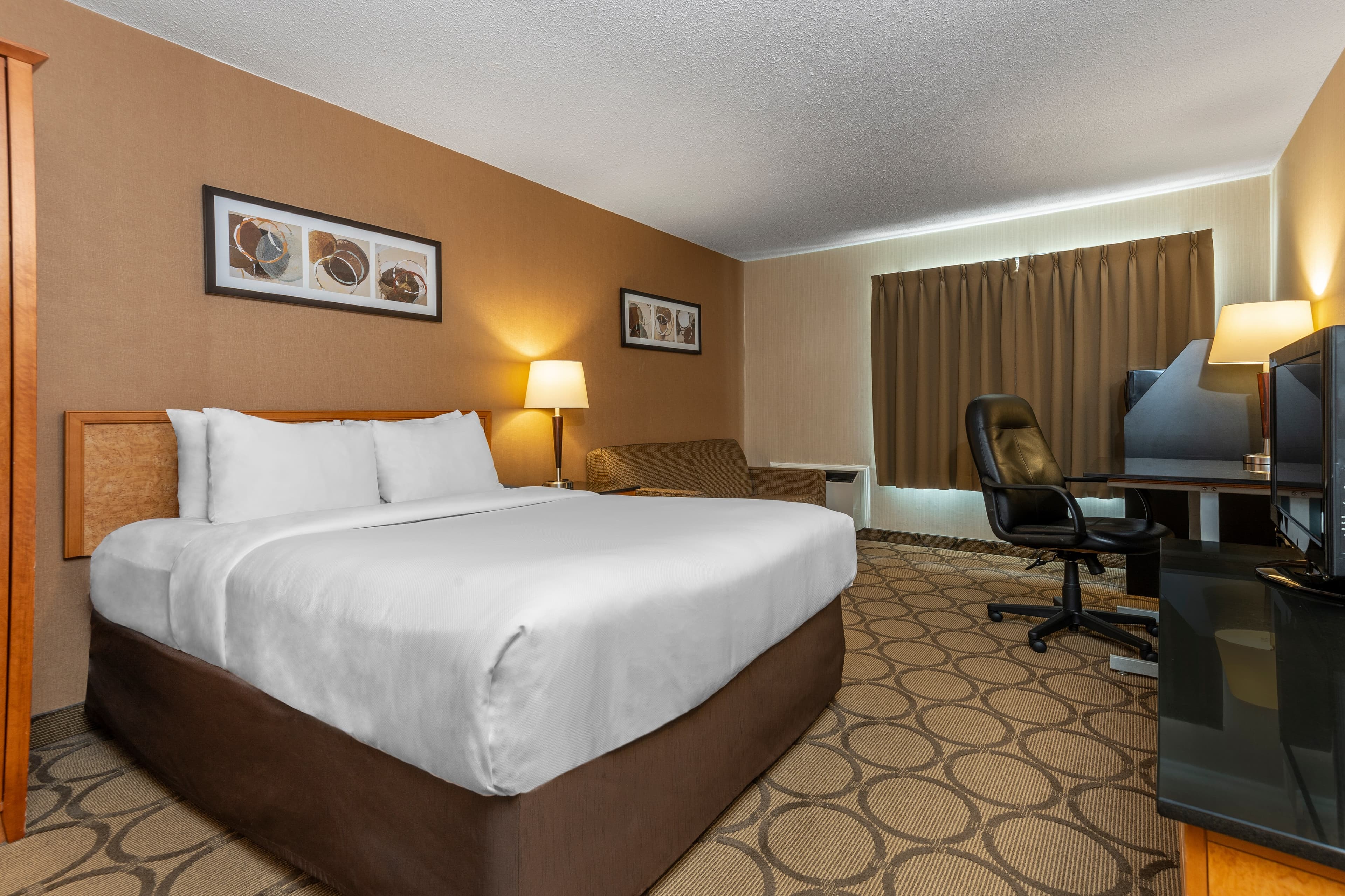 Comfort Inn - Image 5