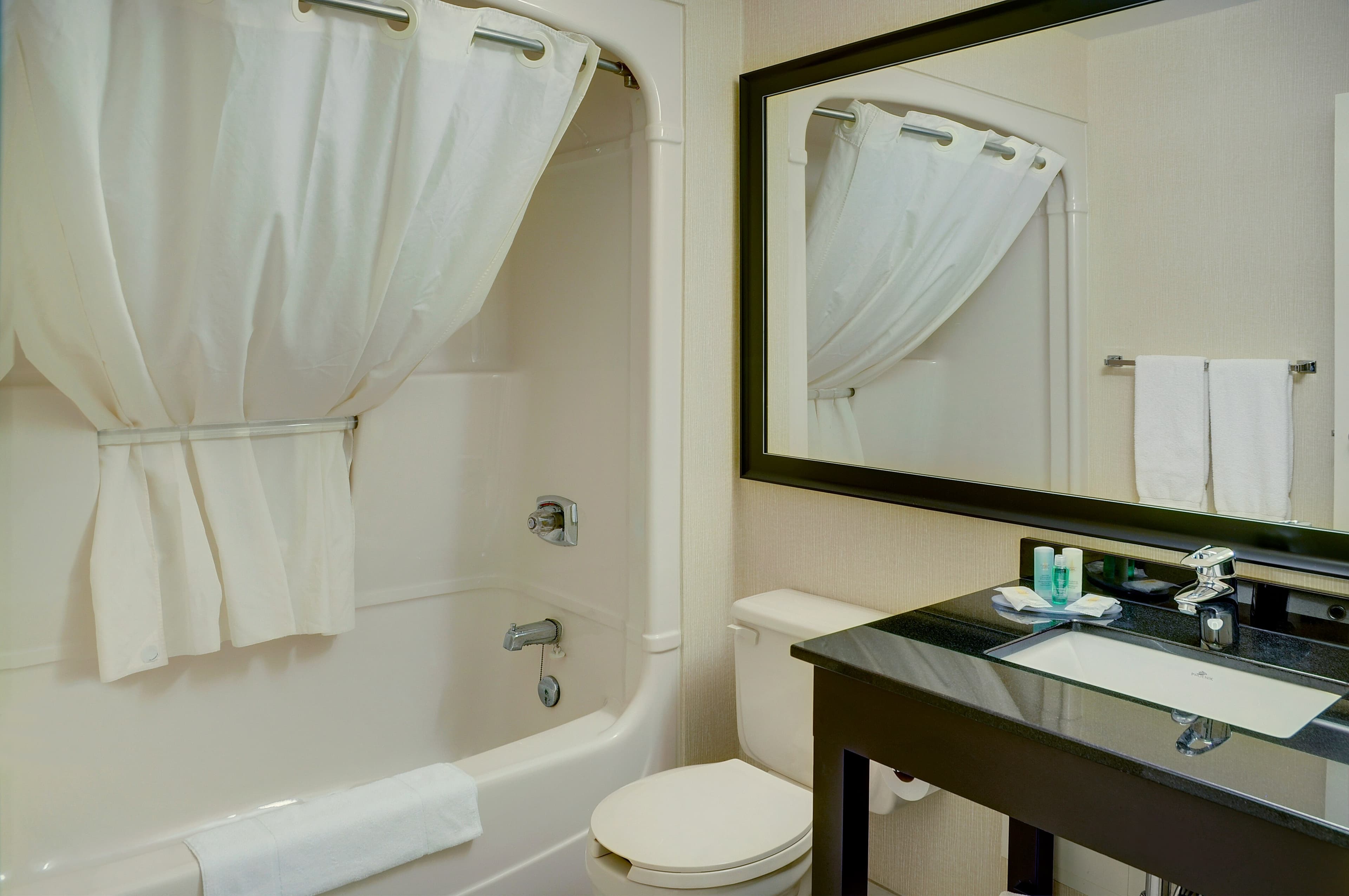 Comfort Inn - Image 2