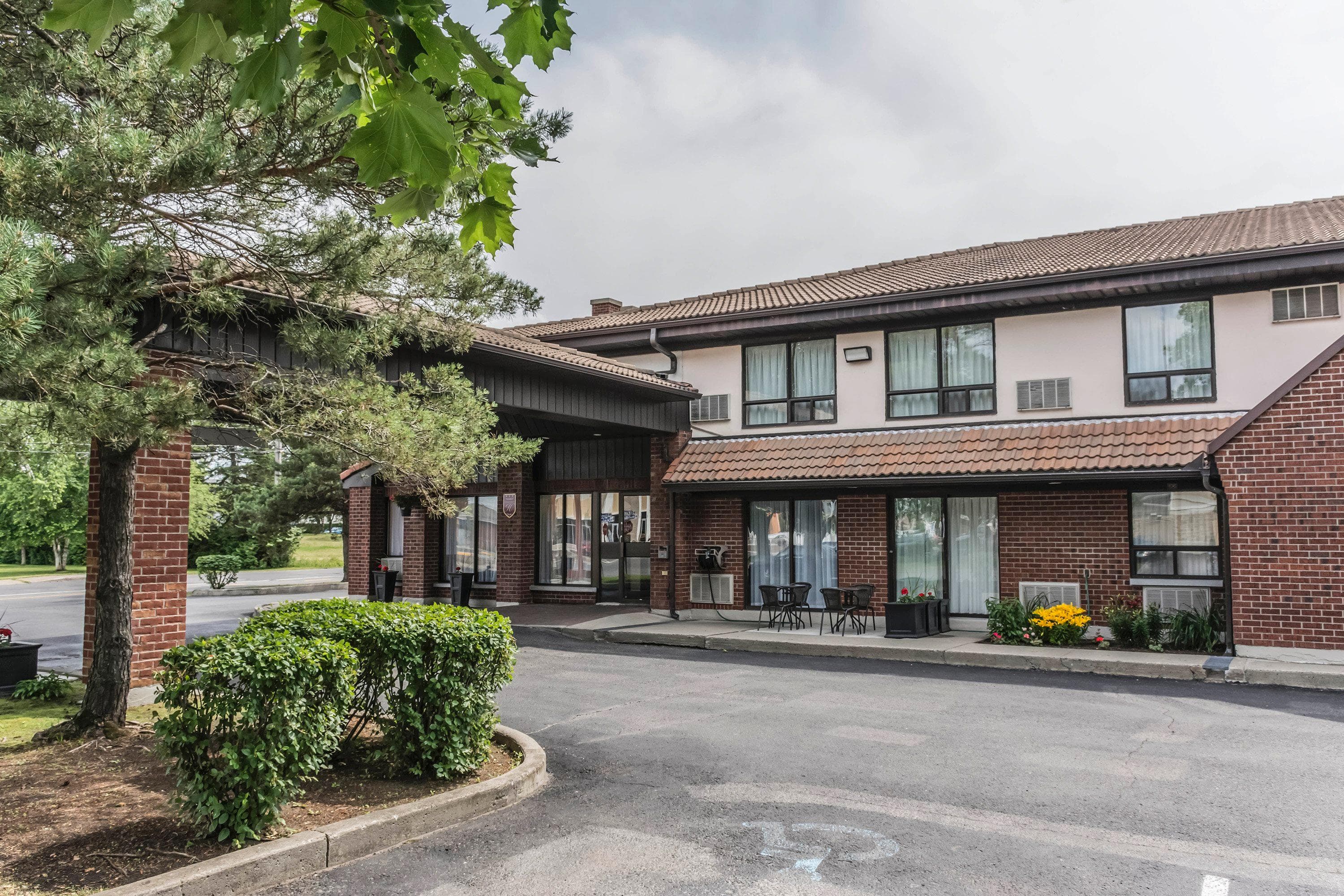 Comfort Inn - Image 1
