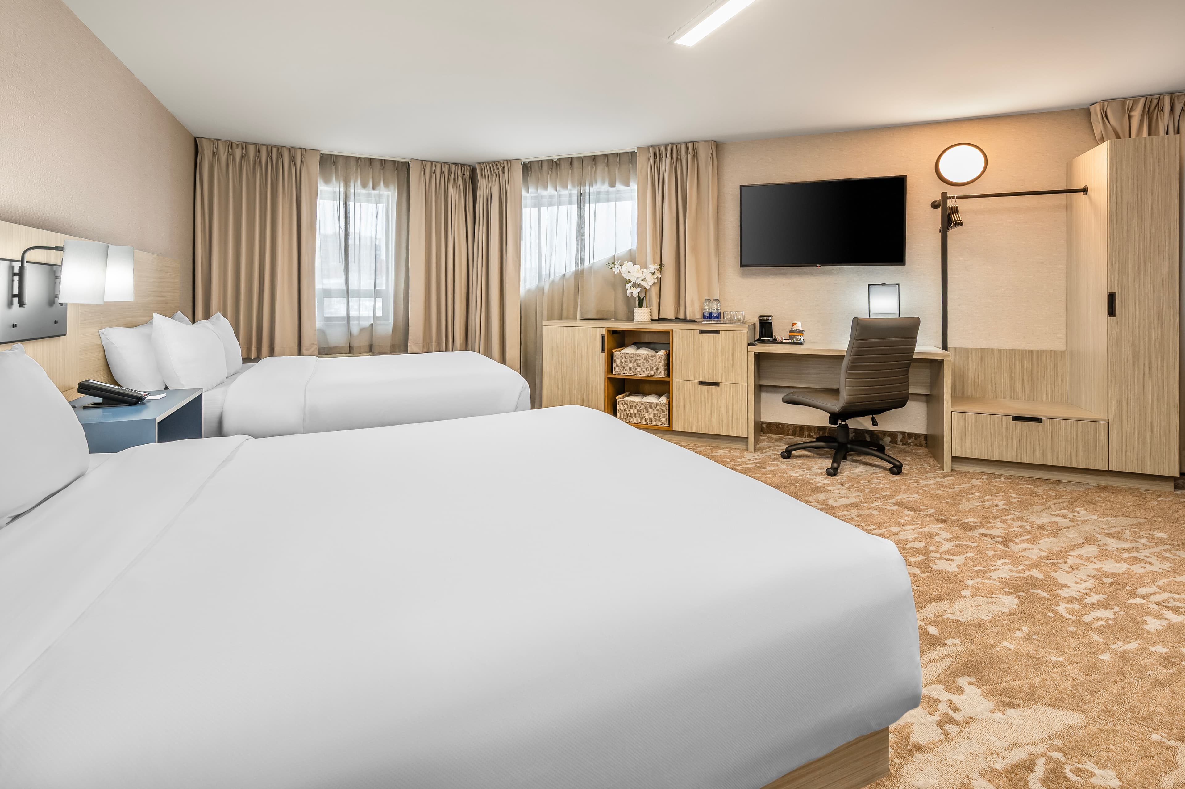 Comfort Inn - Image 2