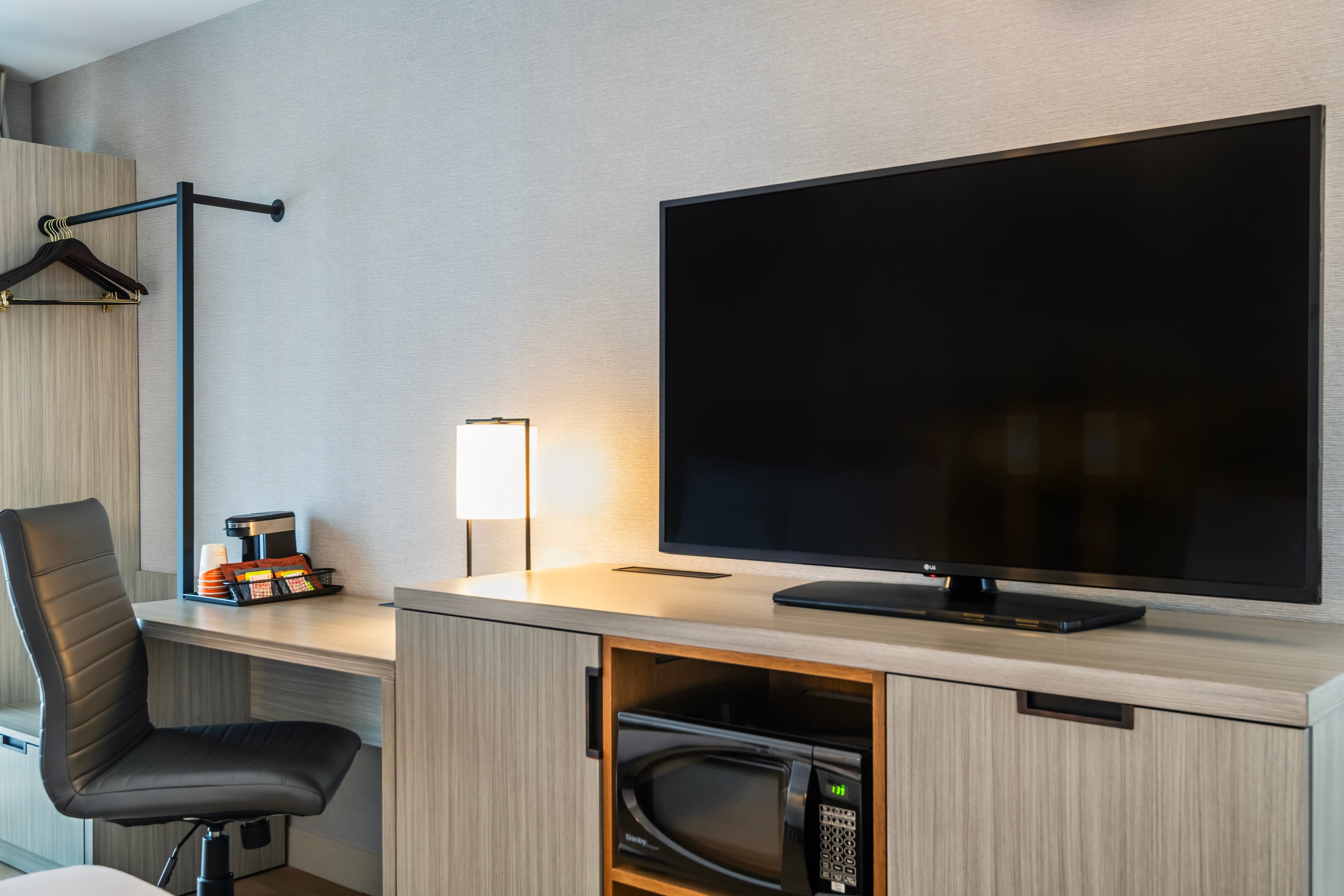 Comfort Inn Airport East - Image 4