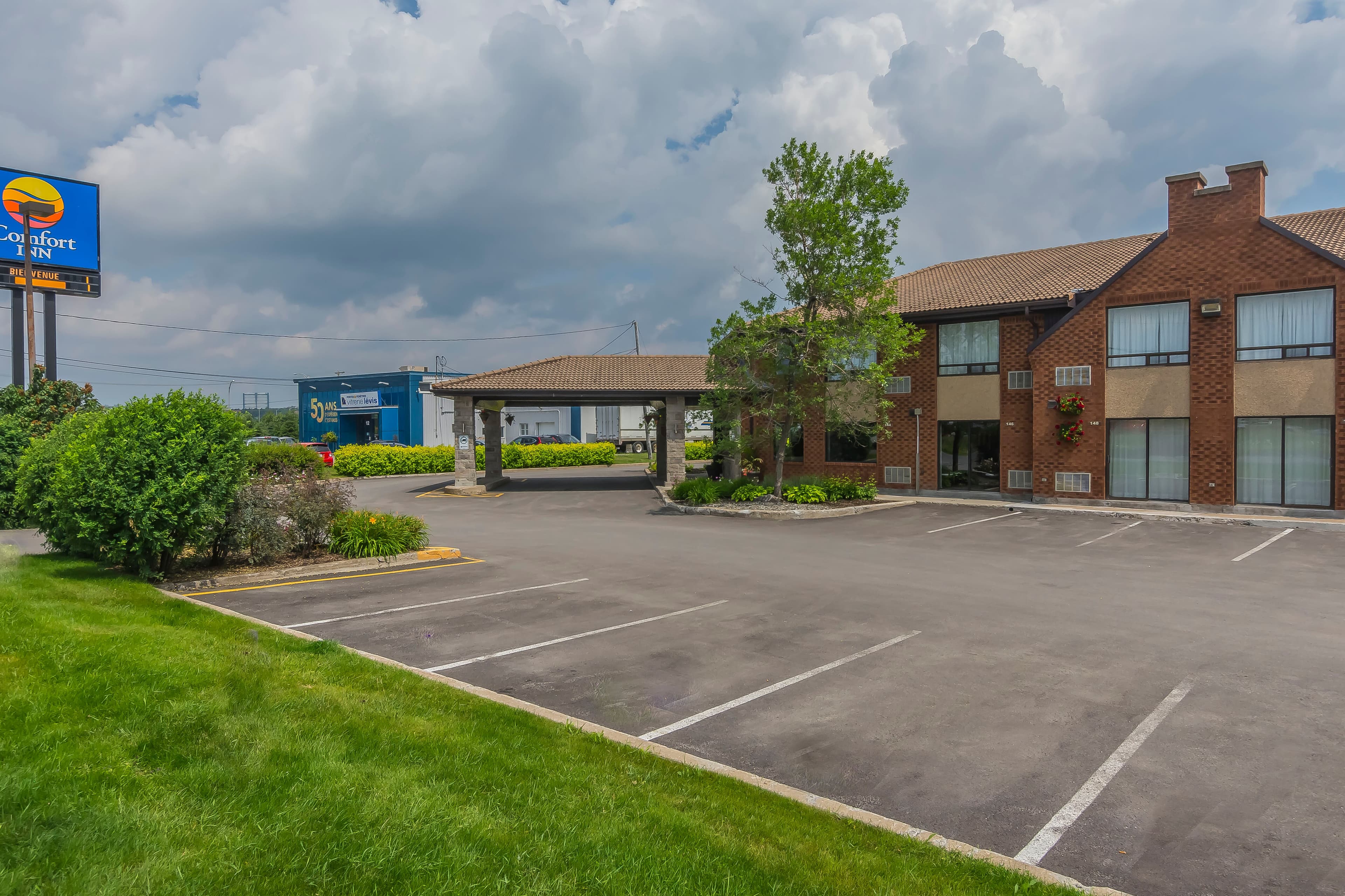 Comfort Inn - Image 1